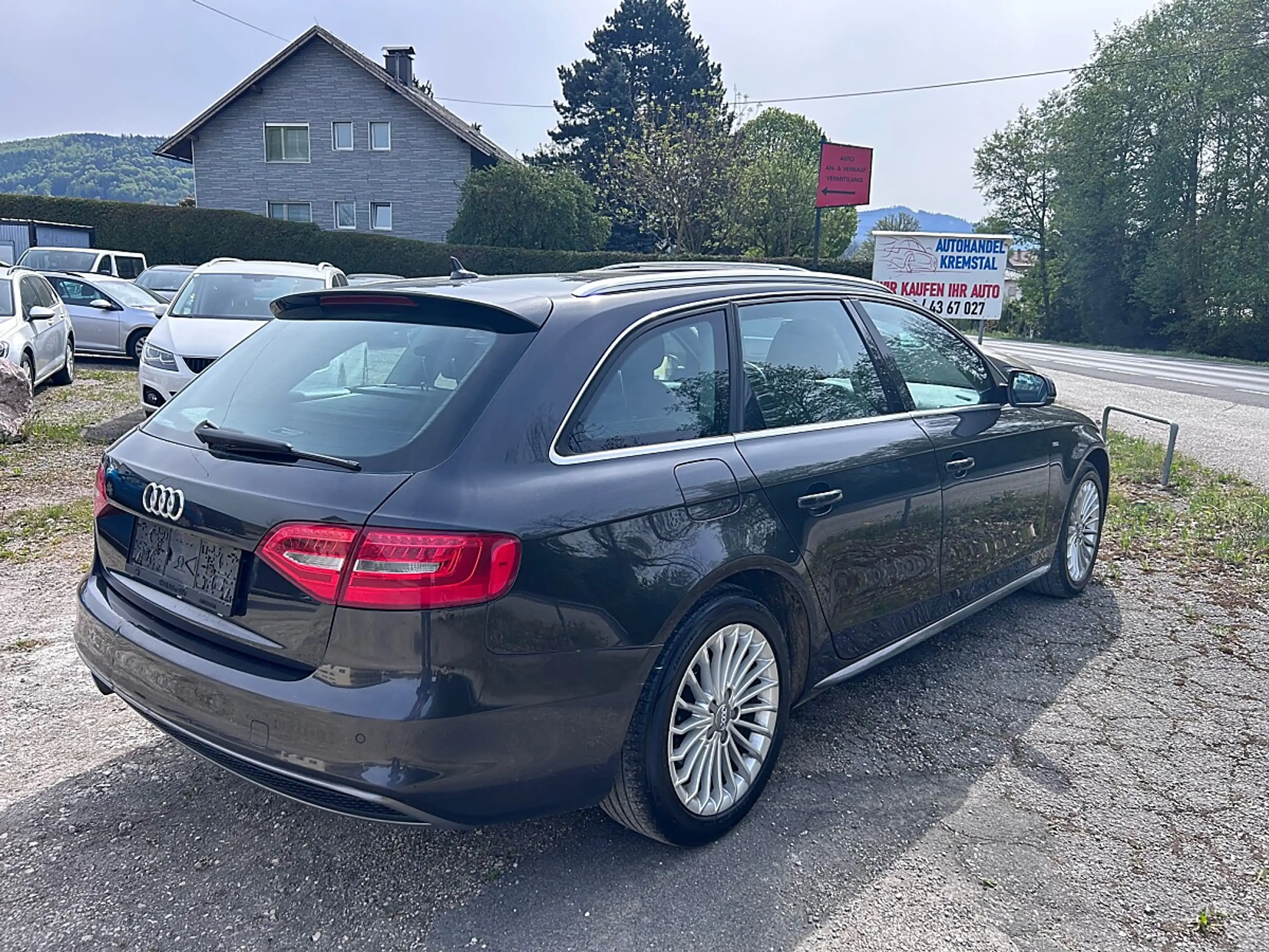 Audi A4 Avant 2,0 TDI S-Line — photo 7