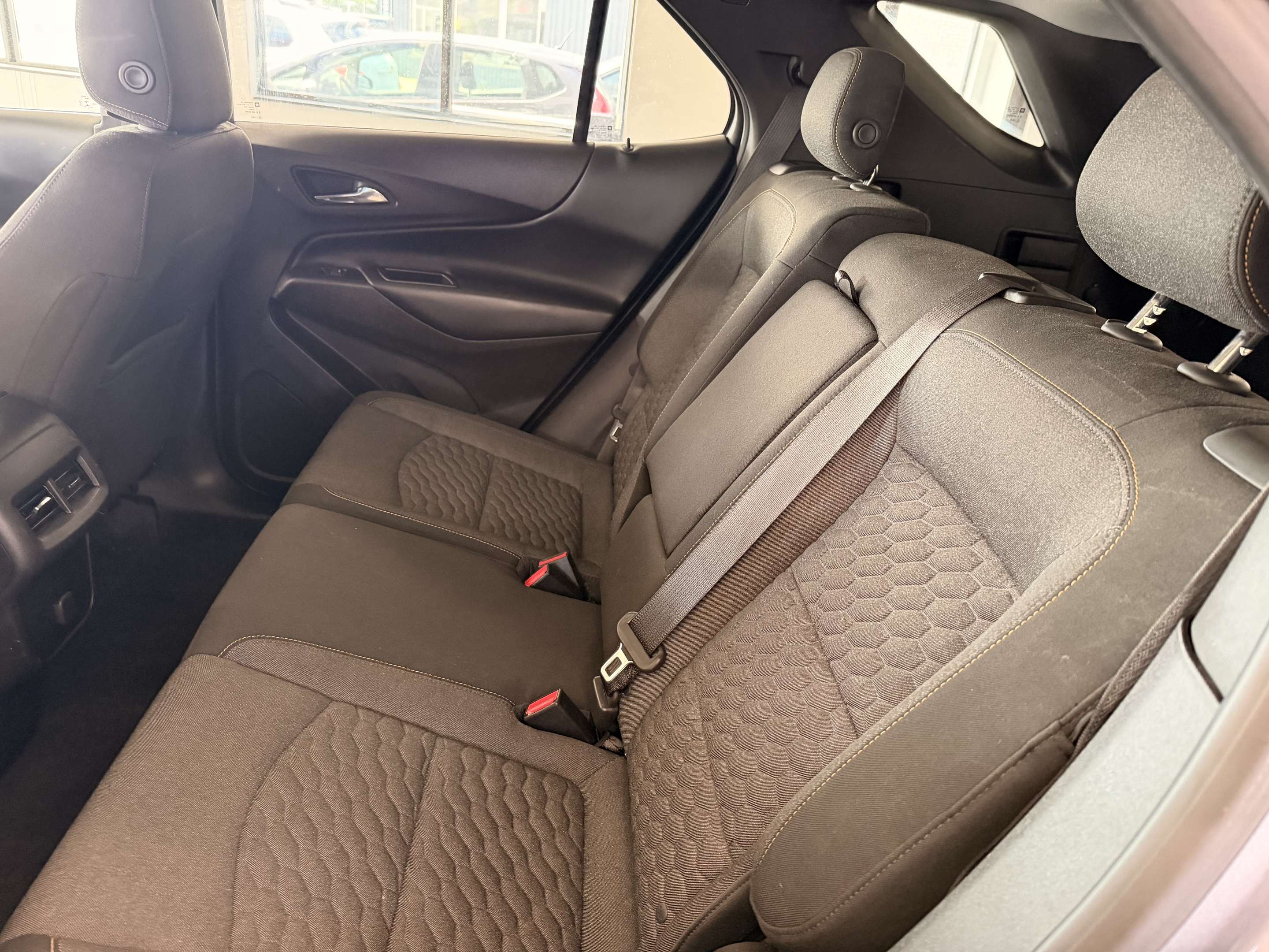 2018 Chevrolet Equinox LT - Image 12