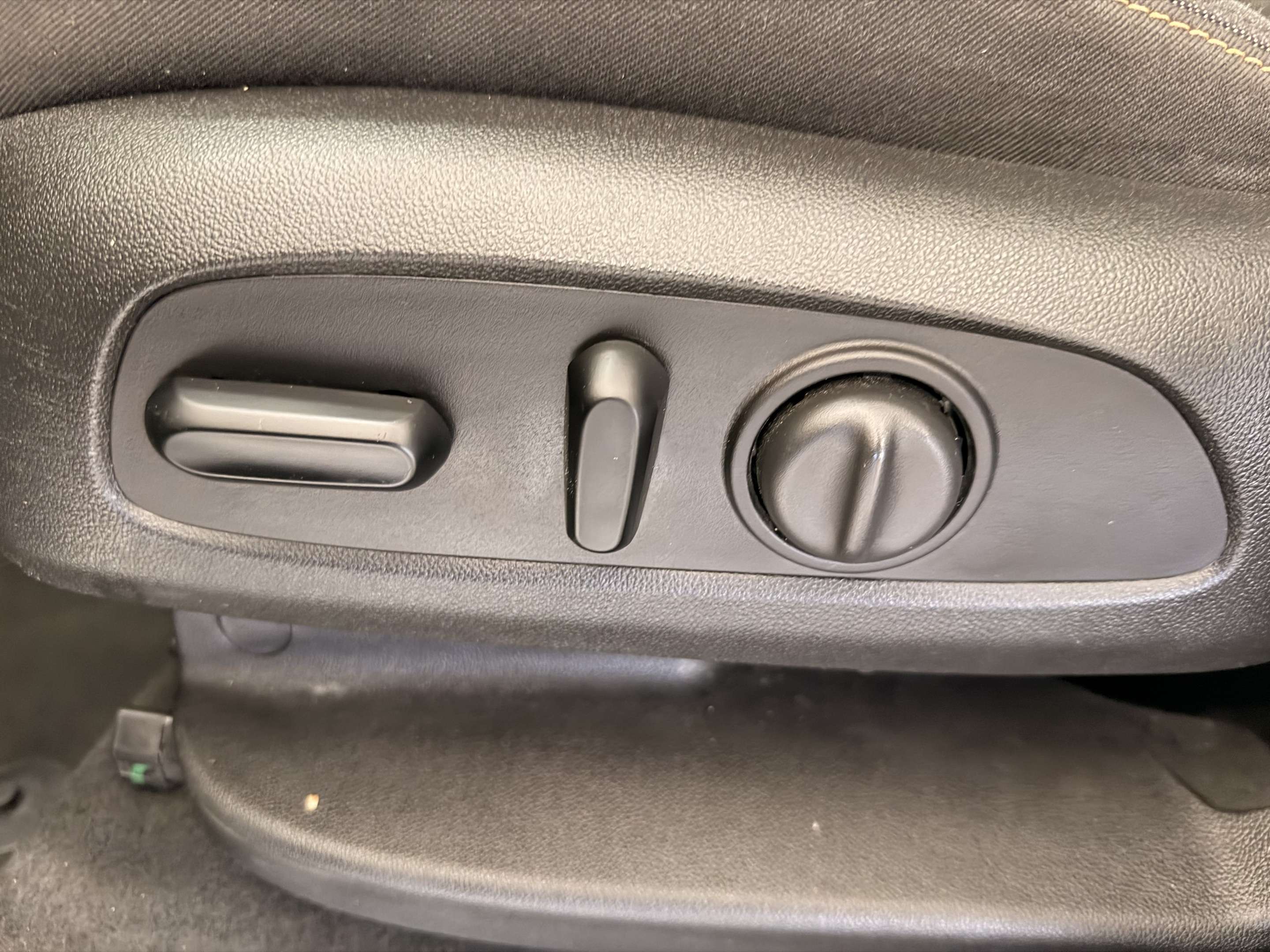 2018 Chevrolet Equinox LT - Image 13