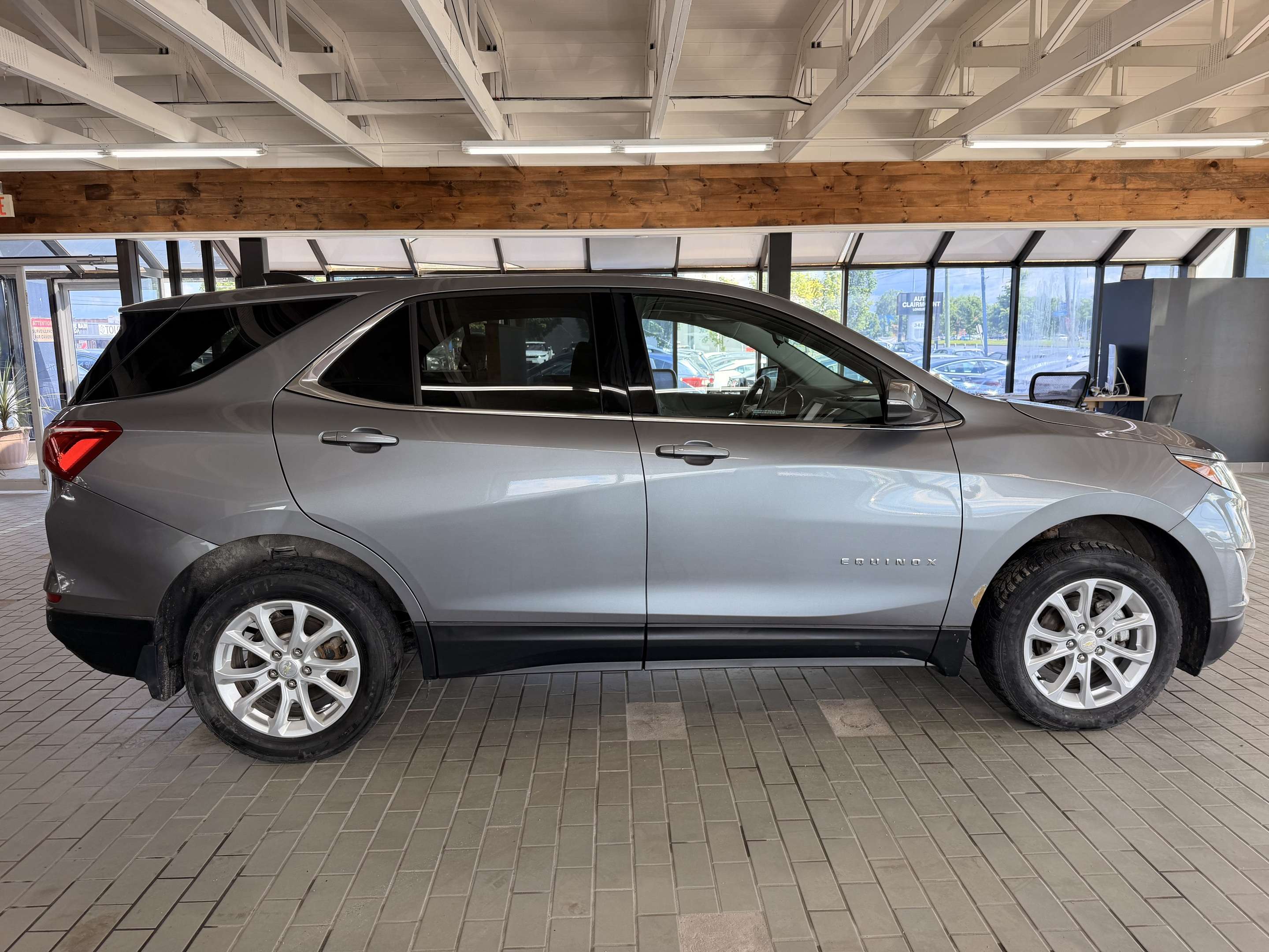 2018 Chevrolet Equinox LT - Image 8