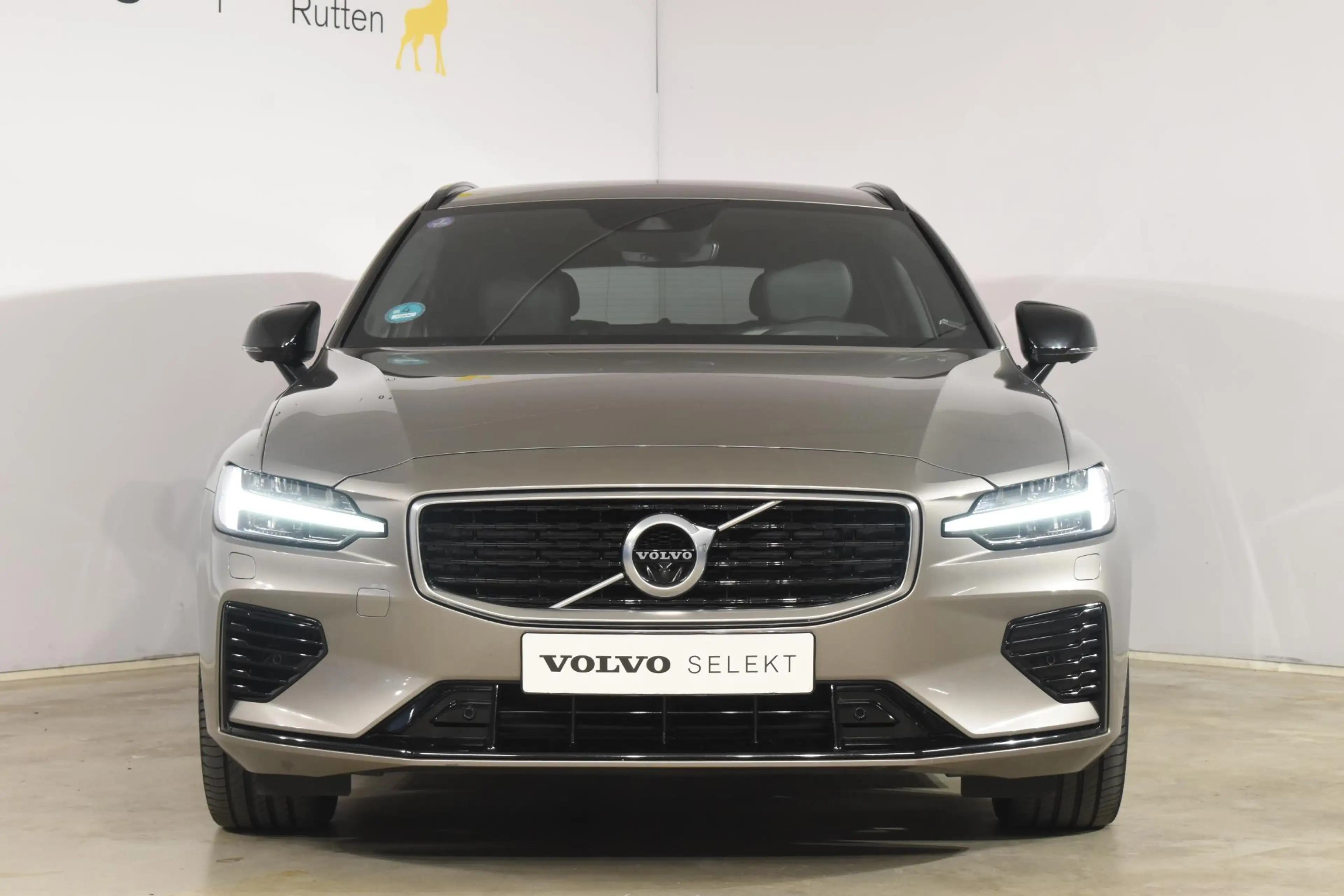 Volvo V60 T8 Twin Engine 390PK Automaat AWD R-Design / Adapt — photo 13