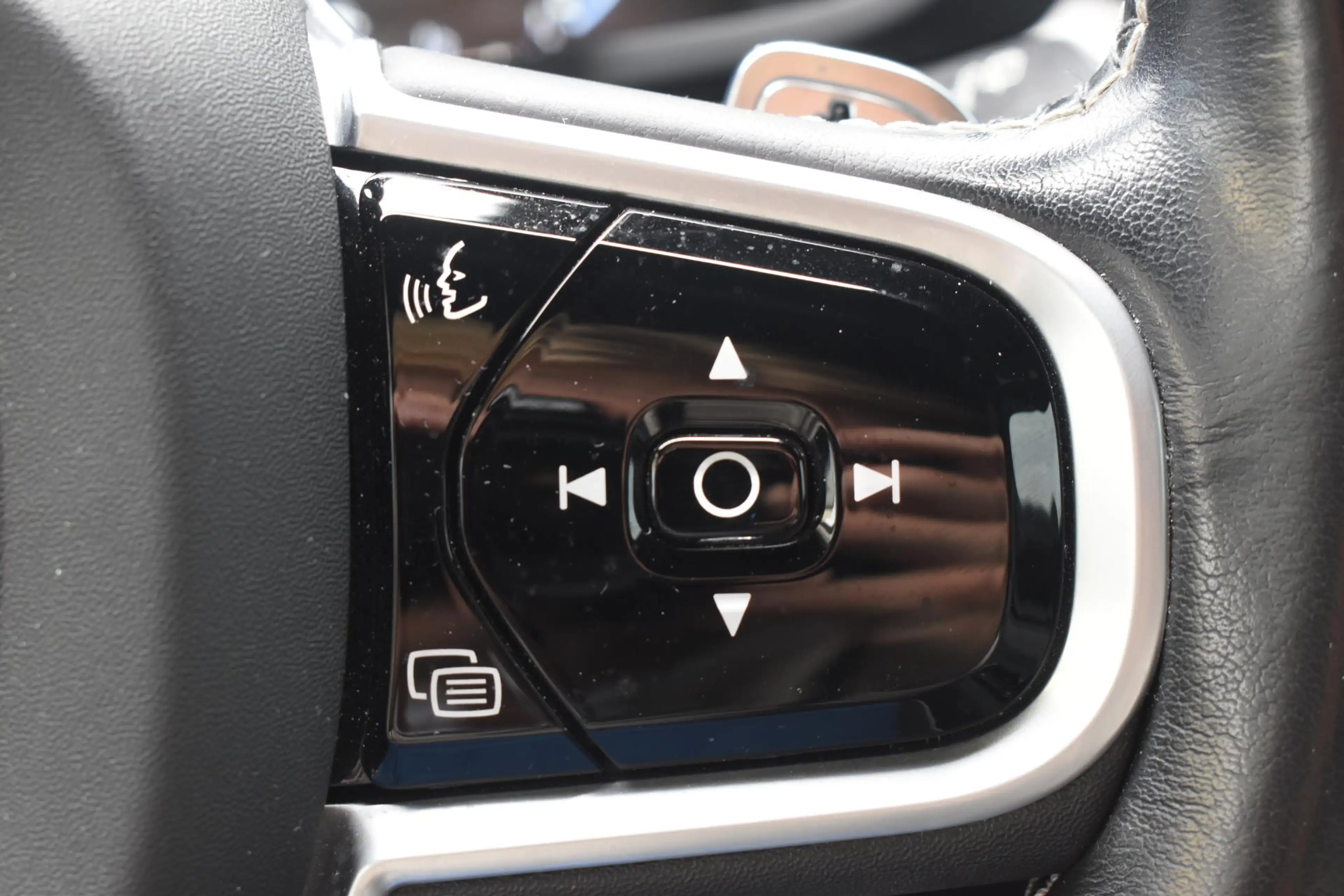 Volvo V60 T8 Twin Engine 390PK Automaat AWD R-Design / Adapt — photo 49
