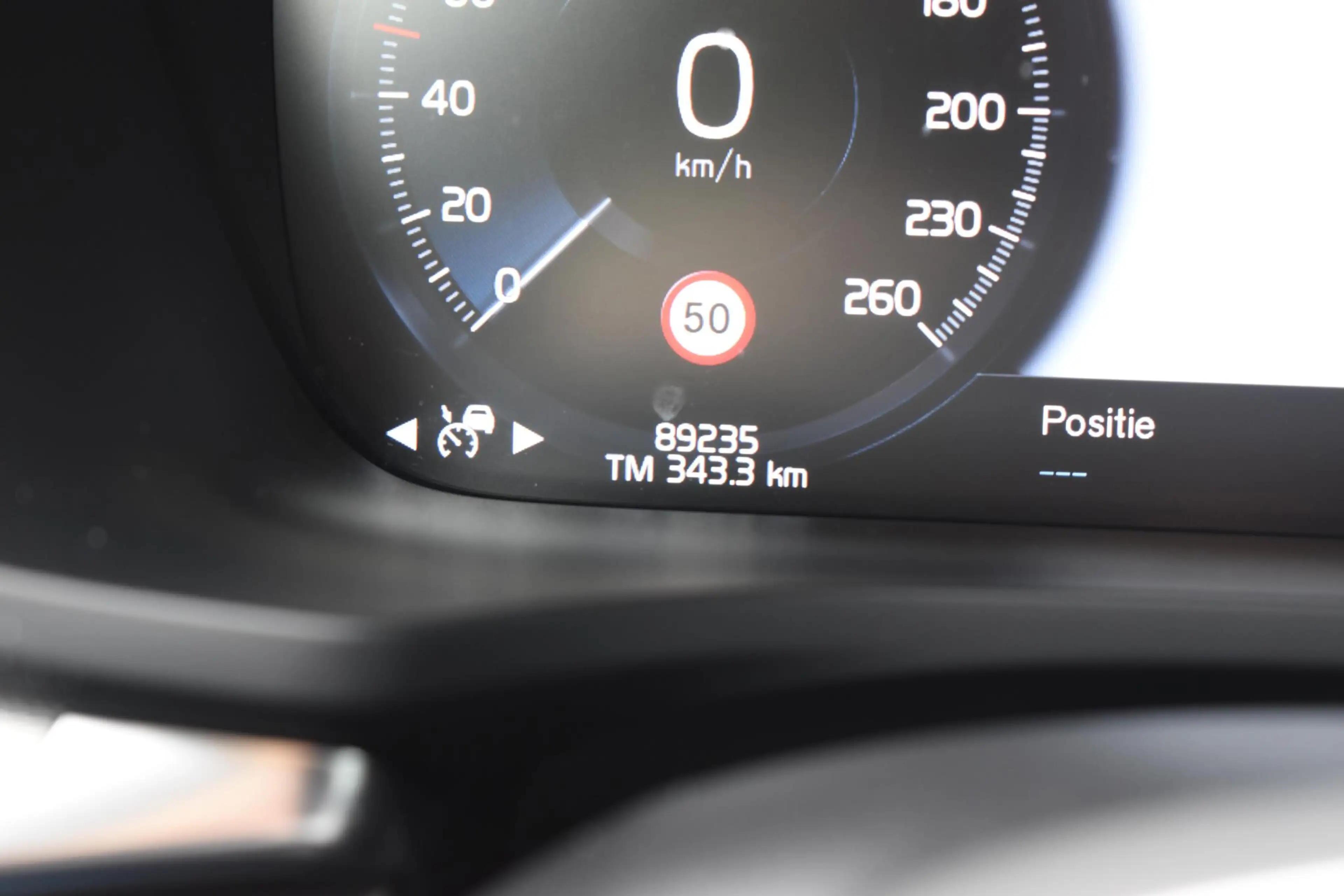 Volvo V60 T8 Twin Engine 390PK Automaat AWD R-Design / Adapt — photo 21