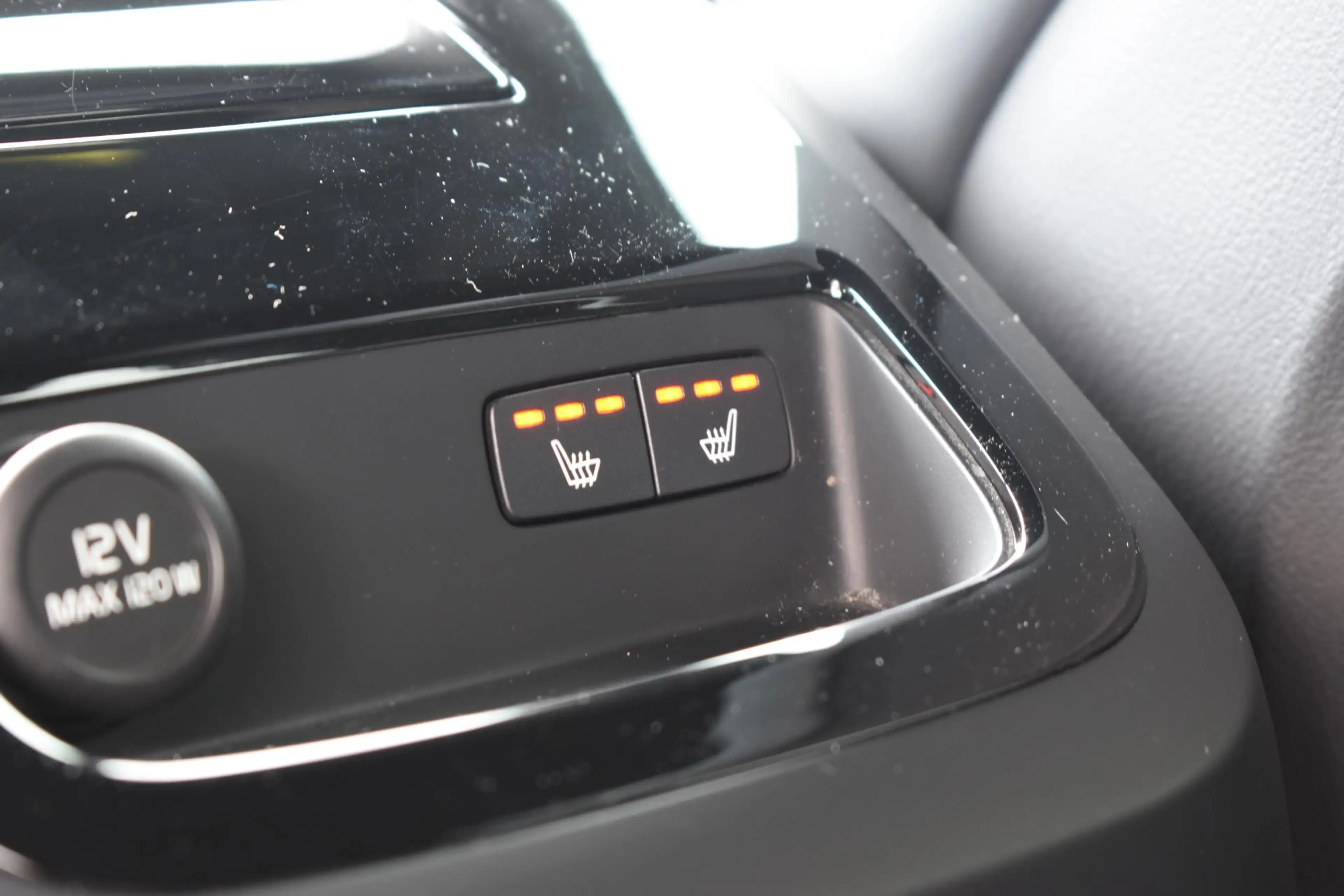Volvo V60 T8 Twin Engine 390PK Automaat AWD R-Design / Adapt — photo 41