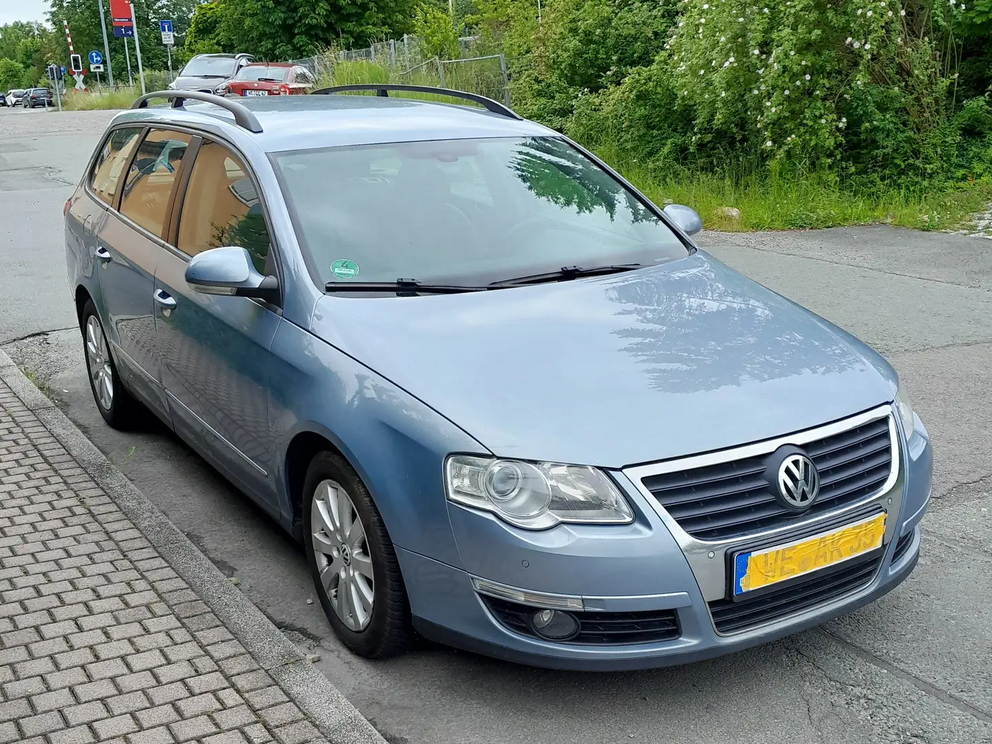 Volkswagen Passat Variant Passat Variant Diesel 2.0 TDI 4Motion srebrna - 1