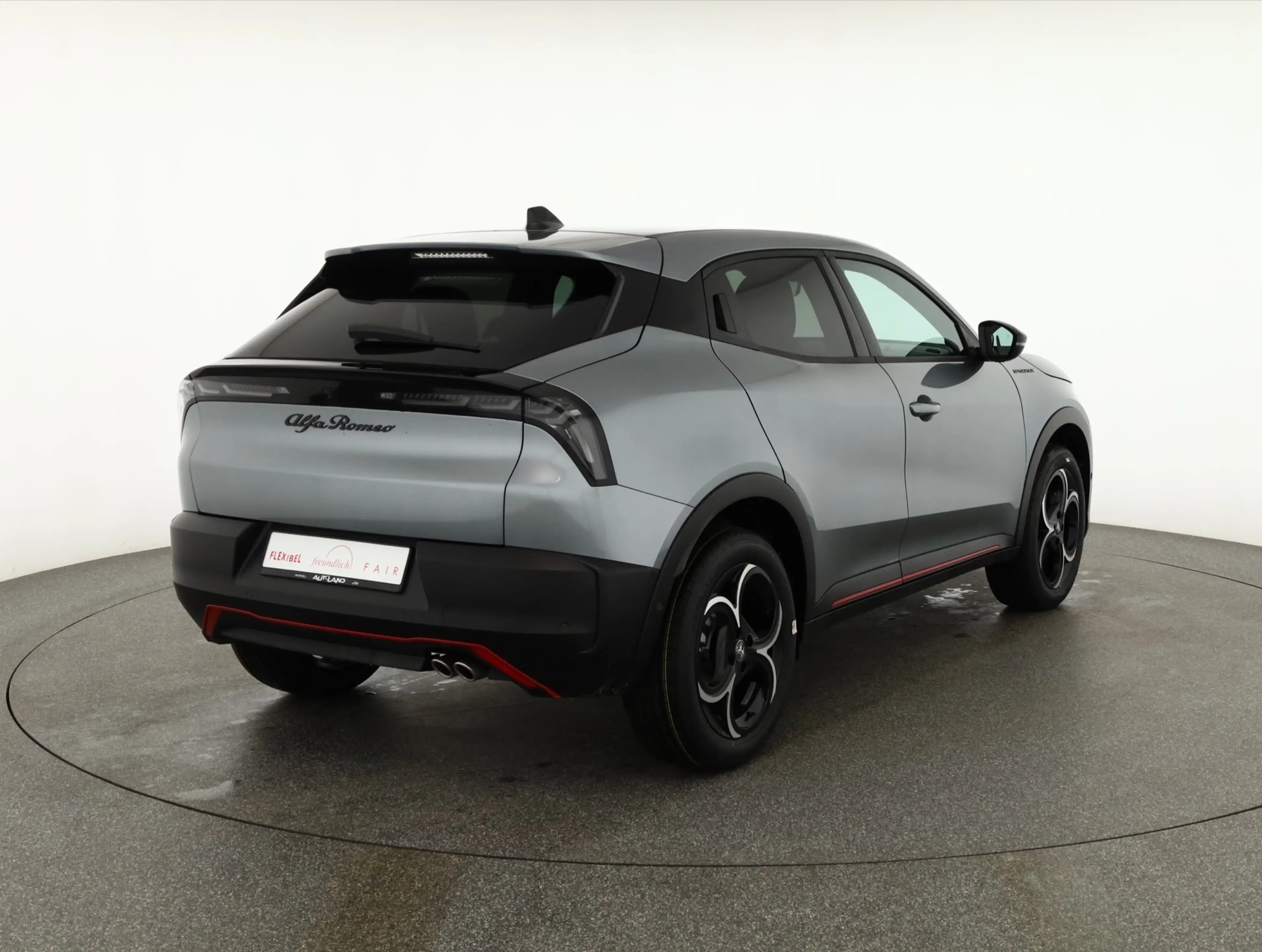 Alfa Romeo Junior Ibrida Speciale 1.2 VGT LED ACC Navi — photo 6
