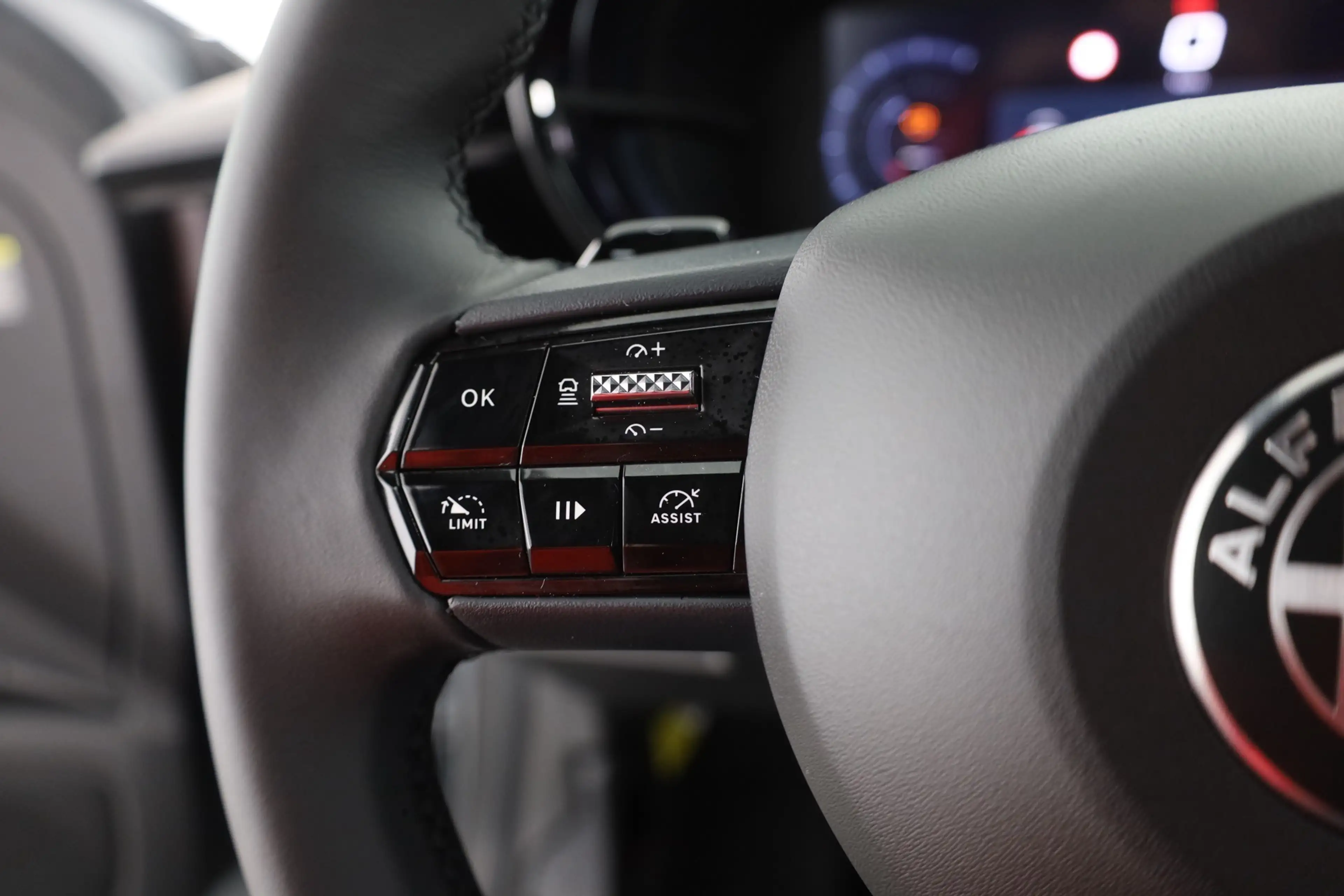 Alfa Romeo Junior Ibrida Speciale 1.2 VGT LED ACC Navi — photo 15