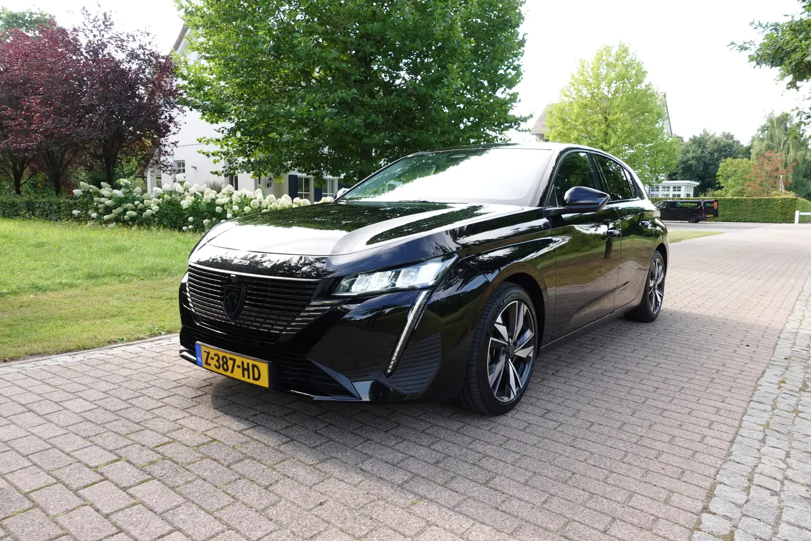 Peugeot 308 1.2 PureTech Allure Black | LED | CarPlay | Camera Noir - 2
