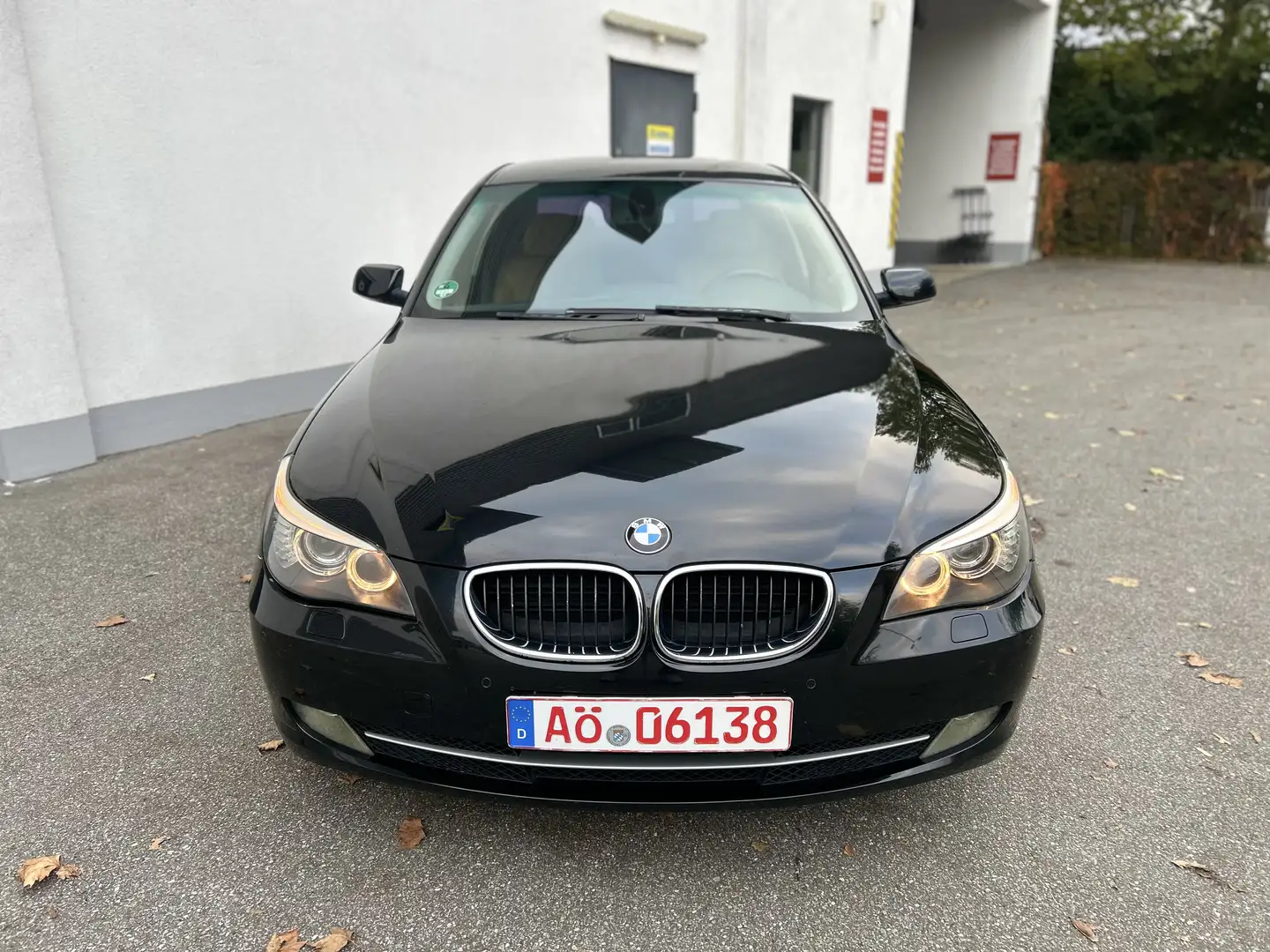 BMW 523 E60 AUTOMATIK / NAVI / LEDER Zwart - 2