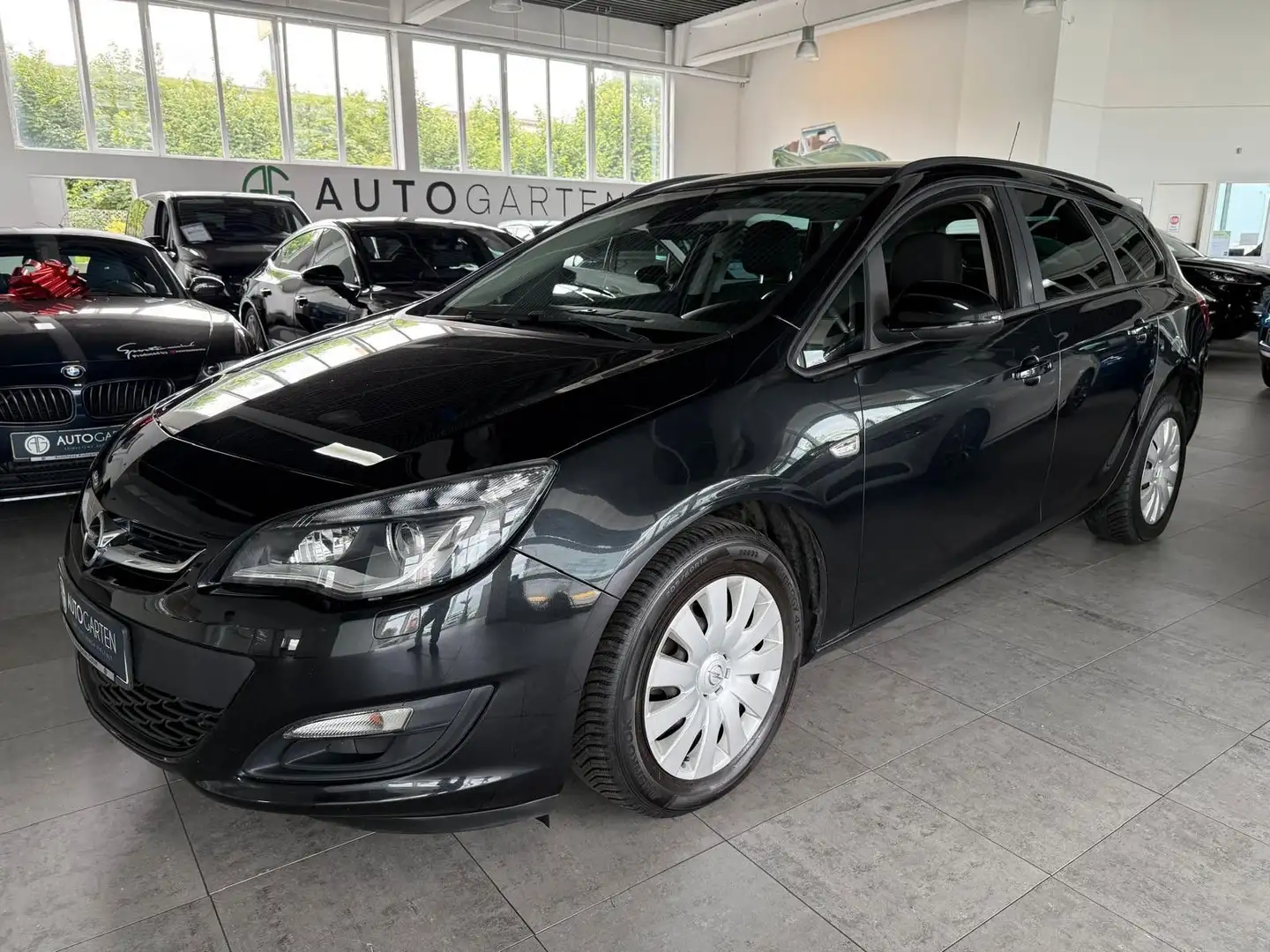 Opel Astra J Sports Tourer Edition*Automatik*SHZ Schwarz - 1