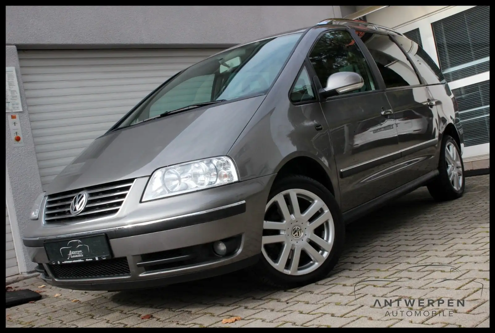 Volkswagen Sharan 2,0TDI*7M*Freestyle*Navi*Klimaauto*1.Hd*Org65tkm Gris - 1