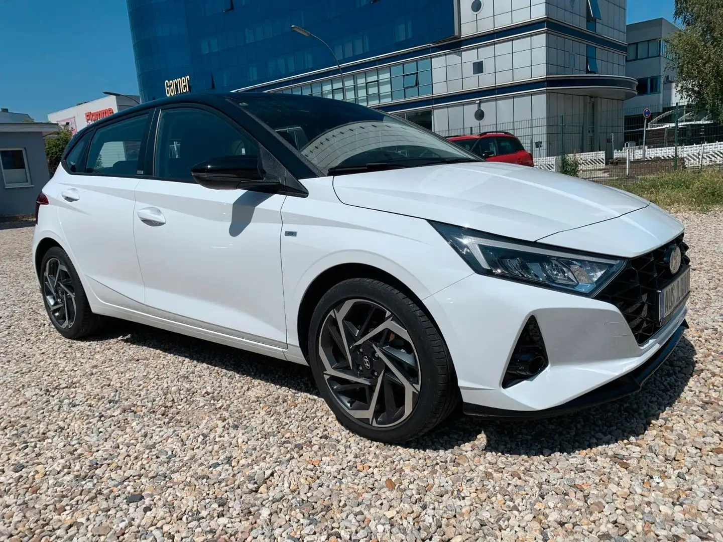 Hyundai i20 Intro Edition Mild-Hybrid*1.Hand*Scheckheft Schwarz - 1