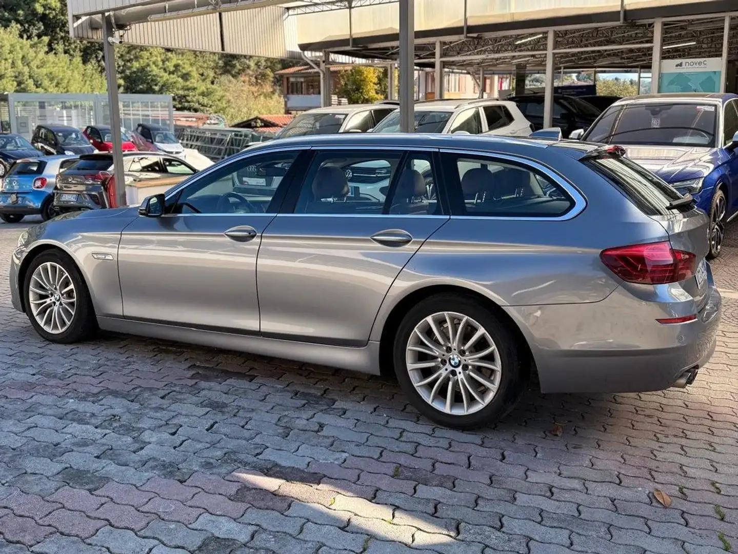 BMW 525 Serie 5 F11 Touring 525d Touring Luxury E6 Grigio - 2