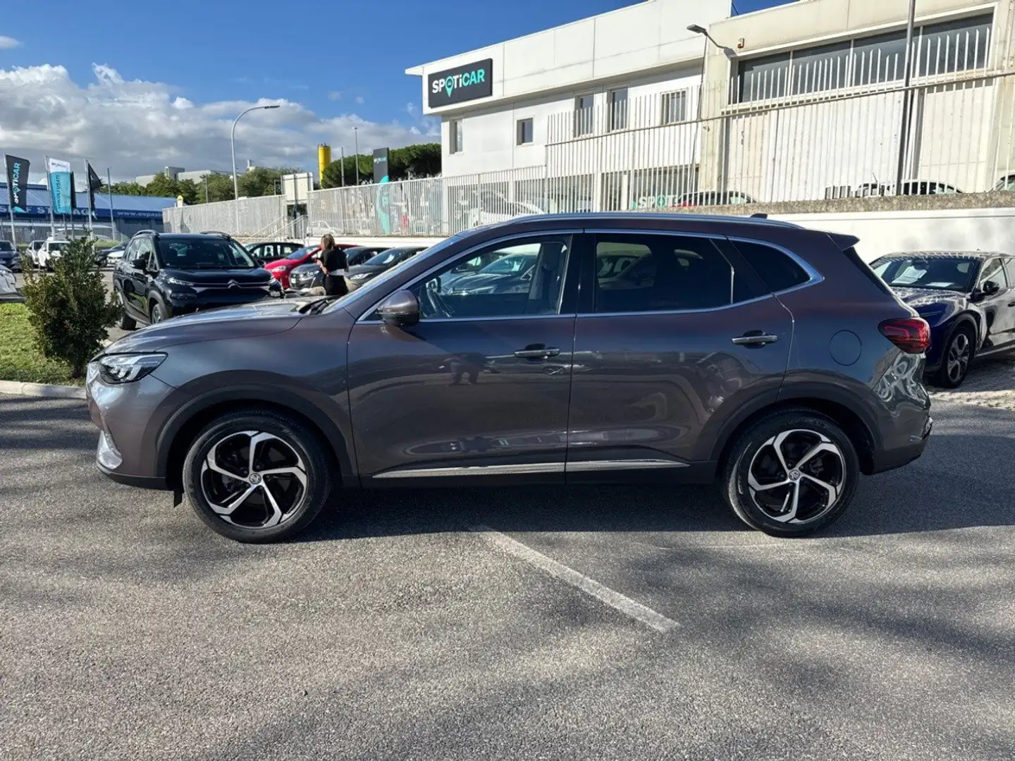 MG HS 1.5 T MT DEL 2WD Grau - 2