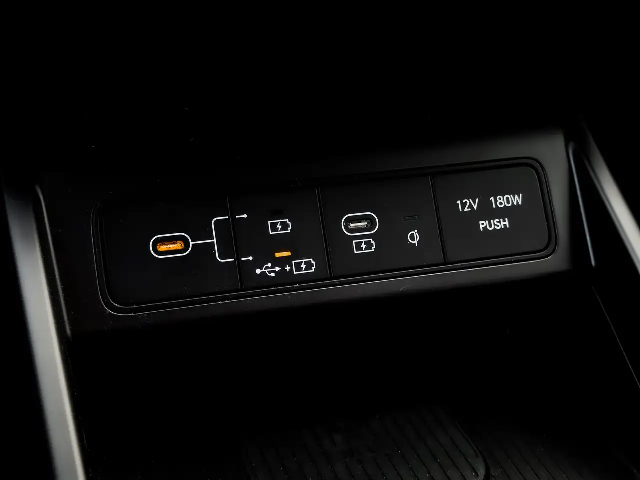 Hyundai KONA photo Hyundai KONA