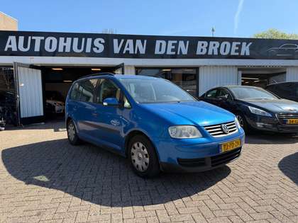 Volkswagen Touran 1.6-16V FSI 7Persoons Airco Cruise Ctr Dakrails Tr