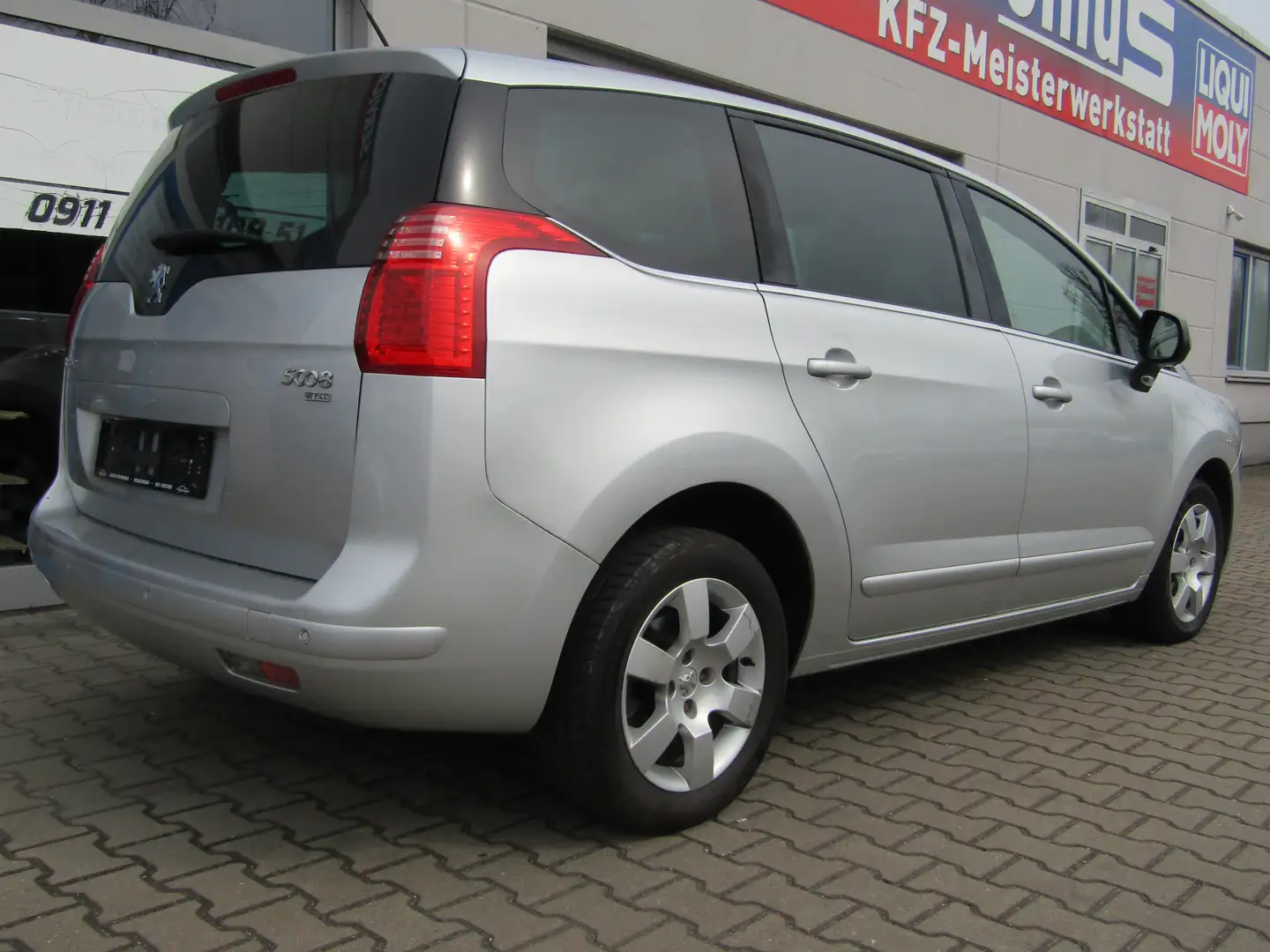 Peugeot 5008 Business-Line, 8 Fach Ber., TÜV/AU neu, ZR neu Grau - 2