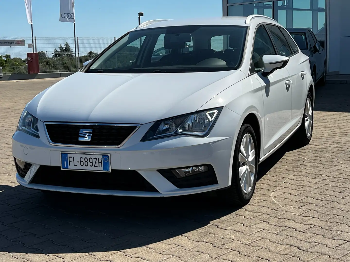 SEAT Leon Leon III 2017 ST ST 1.6 tdi Style 115cv Bianco - 1
