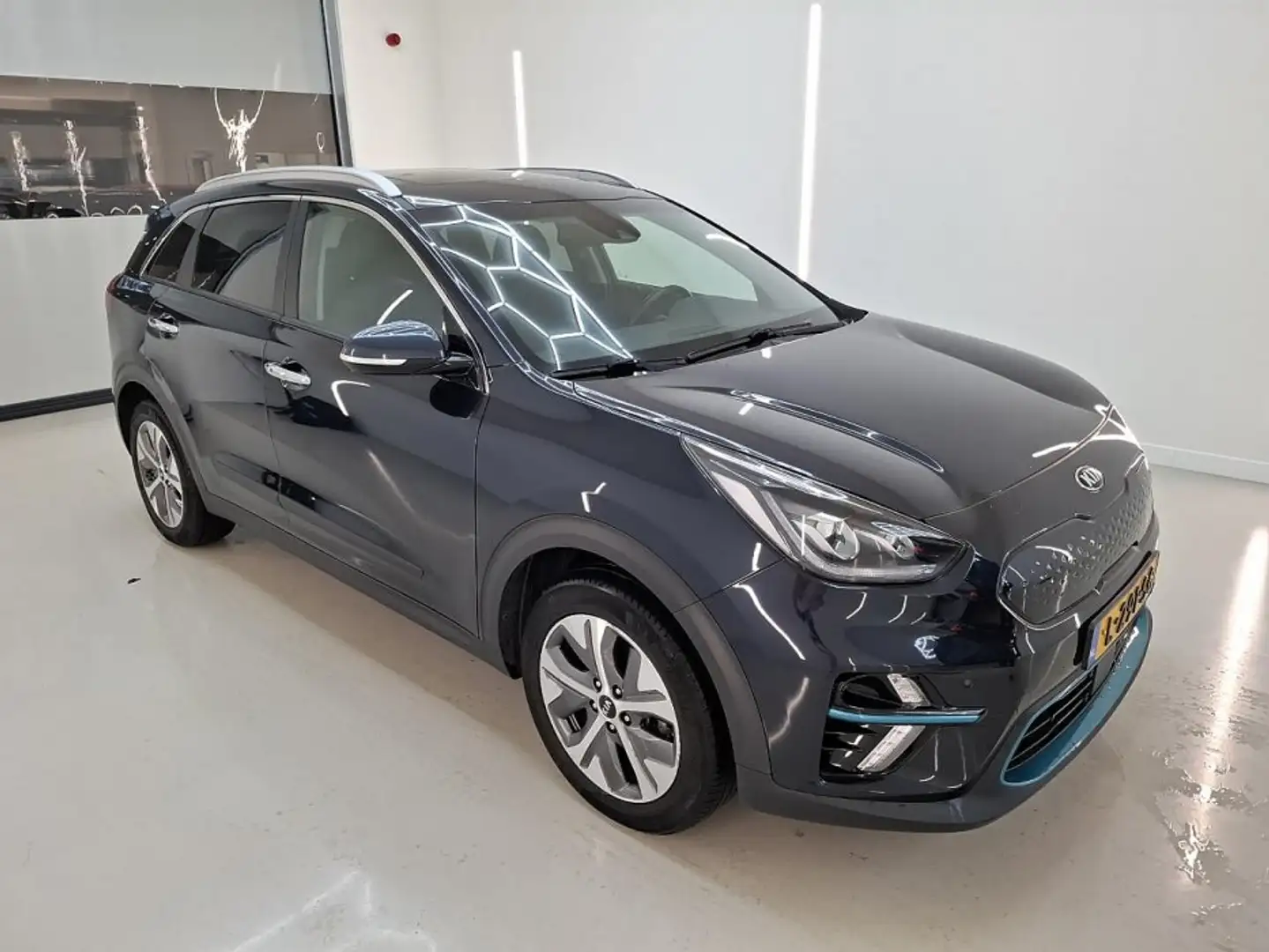 Kia e-Niro DynamicPlusLine 64 kWh 3 fase | Glazen dak | 1/2 l Bleu - 2