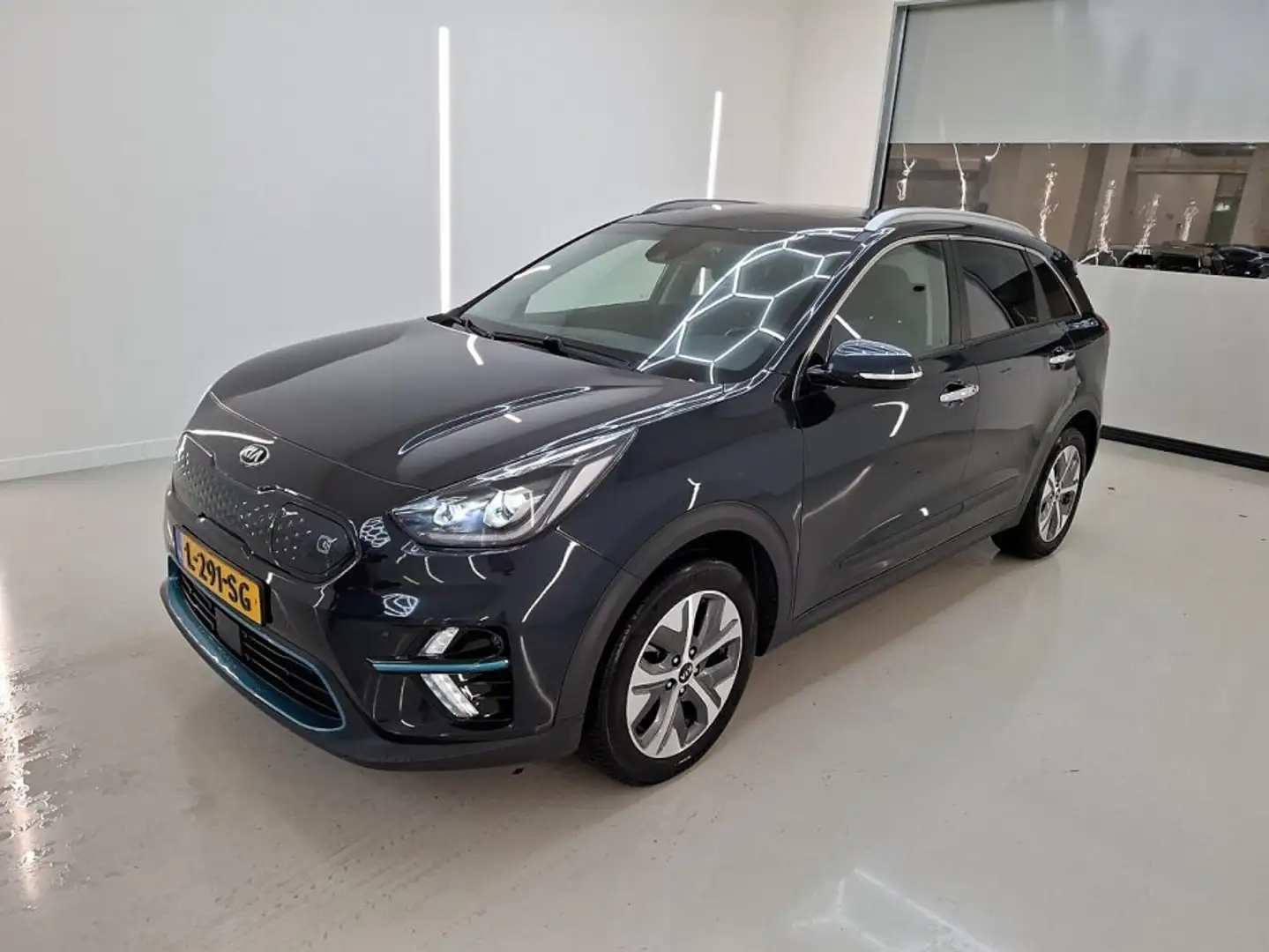 Kia e-Niro DynamicPlusLine 64 kWh 3 fase | Glazen dak | 1/2 l Bleu - 1