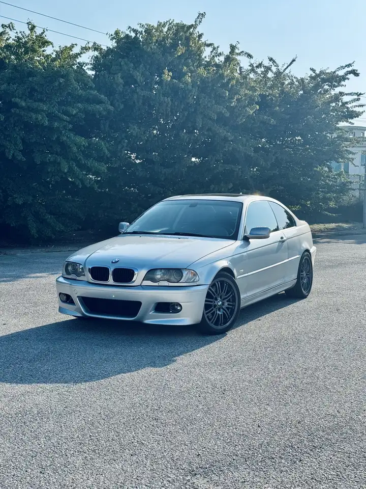 BMW 330