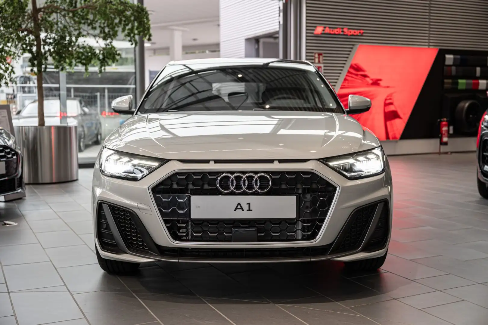 Audi A1 25 TFSI S line S tronic LED/VIRTUAL Silber - 2