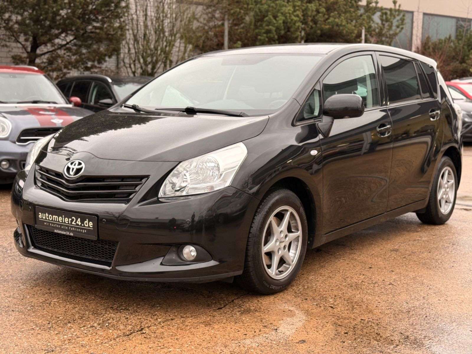 Second hand Toyota Verso 1.8