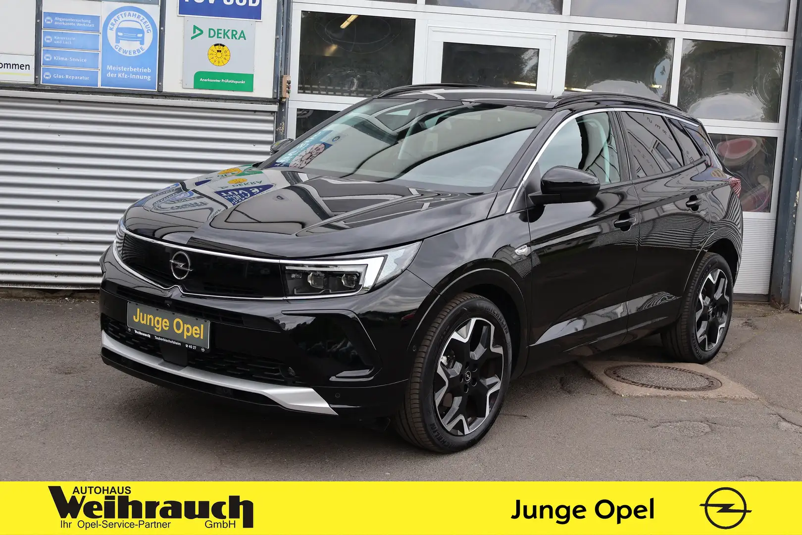 Opel Grandland 1.2 Turbo AT8 Ultimate+Matrix-LED+ Чорний - 1