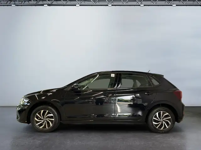 Volkswagen Polo view 3