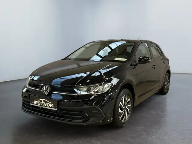 Volkswagen Polo view 2
