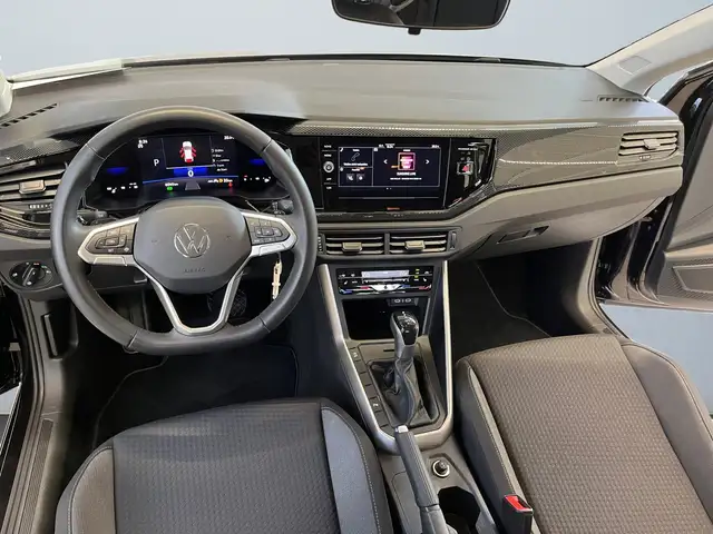 Volkswagen Polo view 8