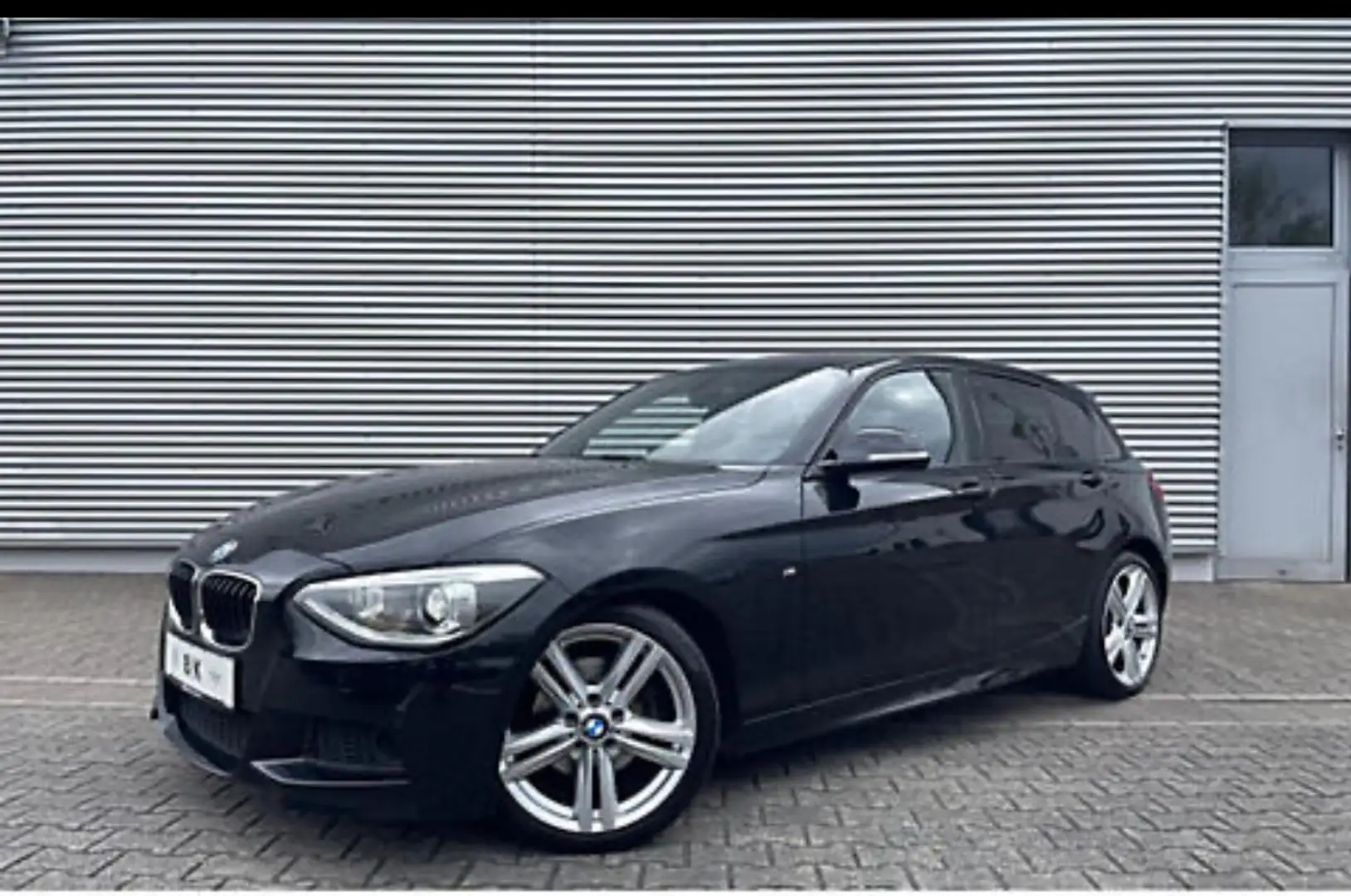 BMW 120 120 d Schwarz - 1