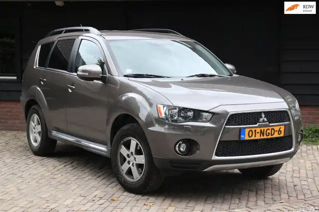Mitsubishi Outlander 2.0 Intro Edition Navigatie/camera/Parkeersensor/b