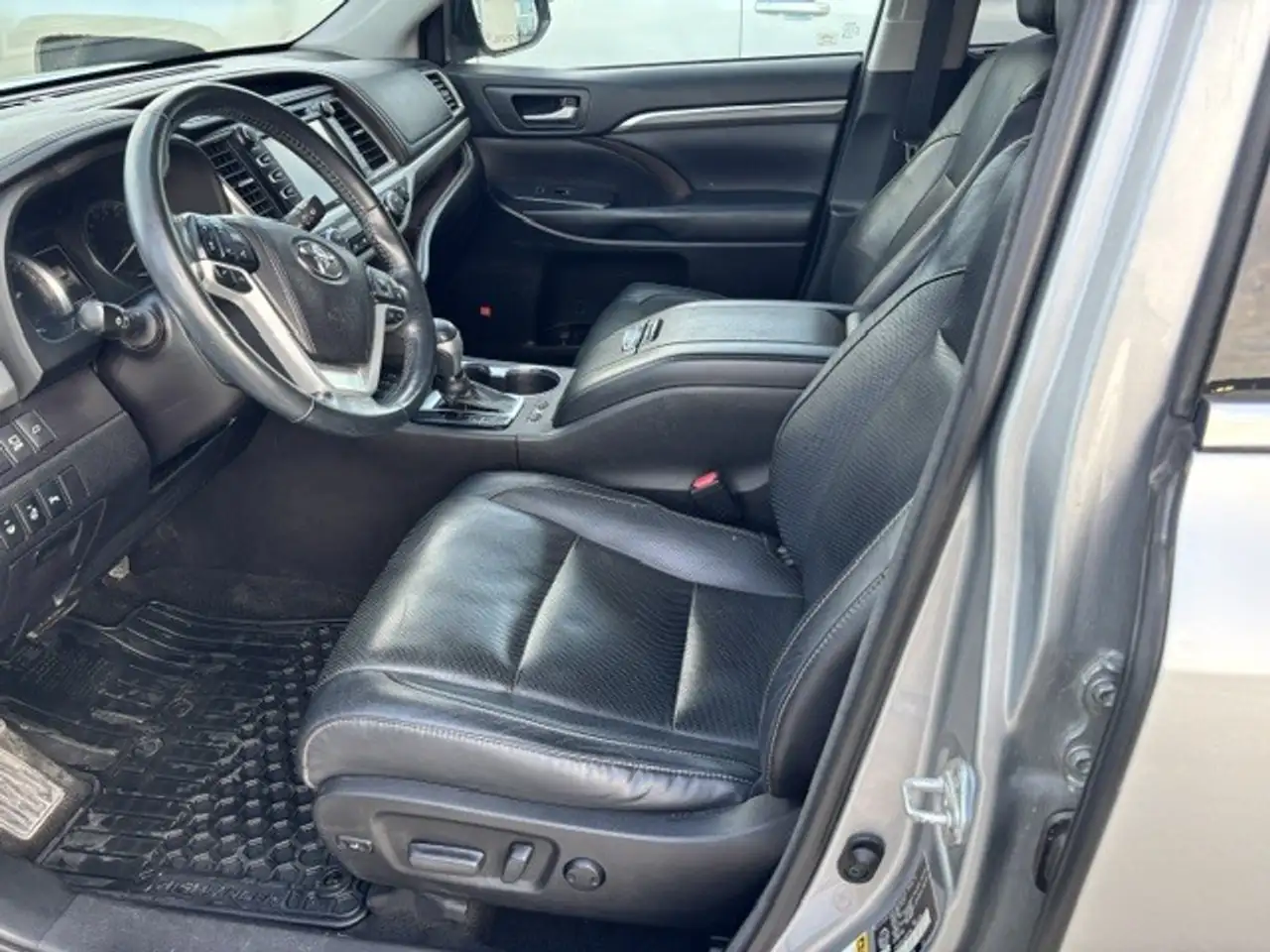 Toyota Highlander снимка Toyota Highlander