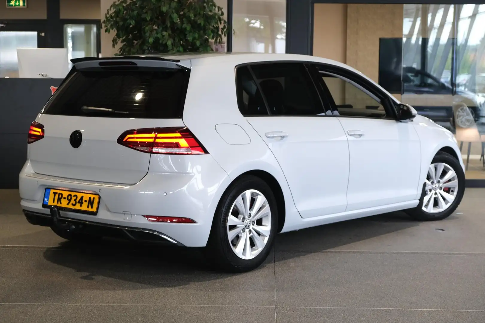 Volkswagen Golf 1.0 TSI Comfortline Navi Acc Pdc Apple Carplay Blanc - 2