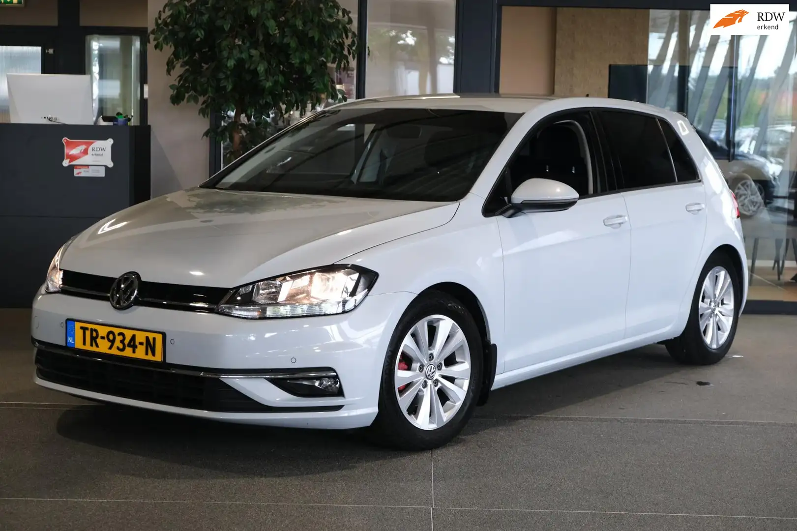 Volkswagen Golf 1.0 TSI Comfortline Navi Acc Pdc Apple Carplay Blanc - 1