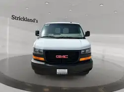 GMC Savana снимка GMC Savana