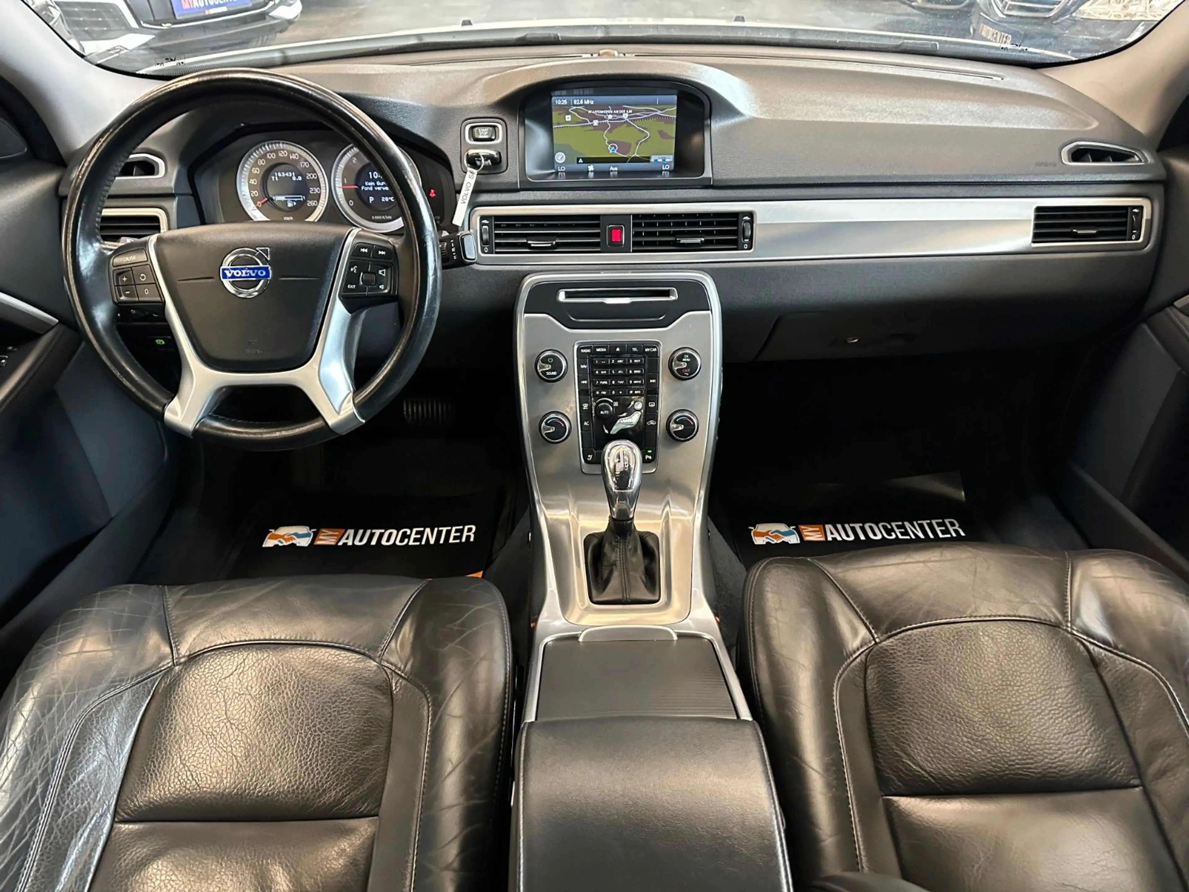 Volvo S80 Lim. D3 Summum *BiXenon*Standh*1.Hand* — photo 6