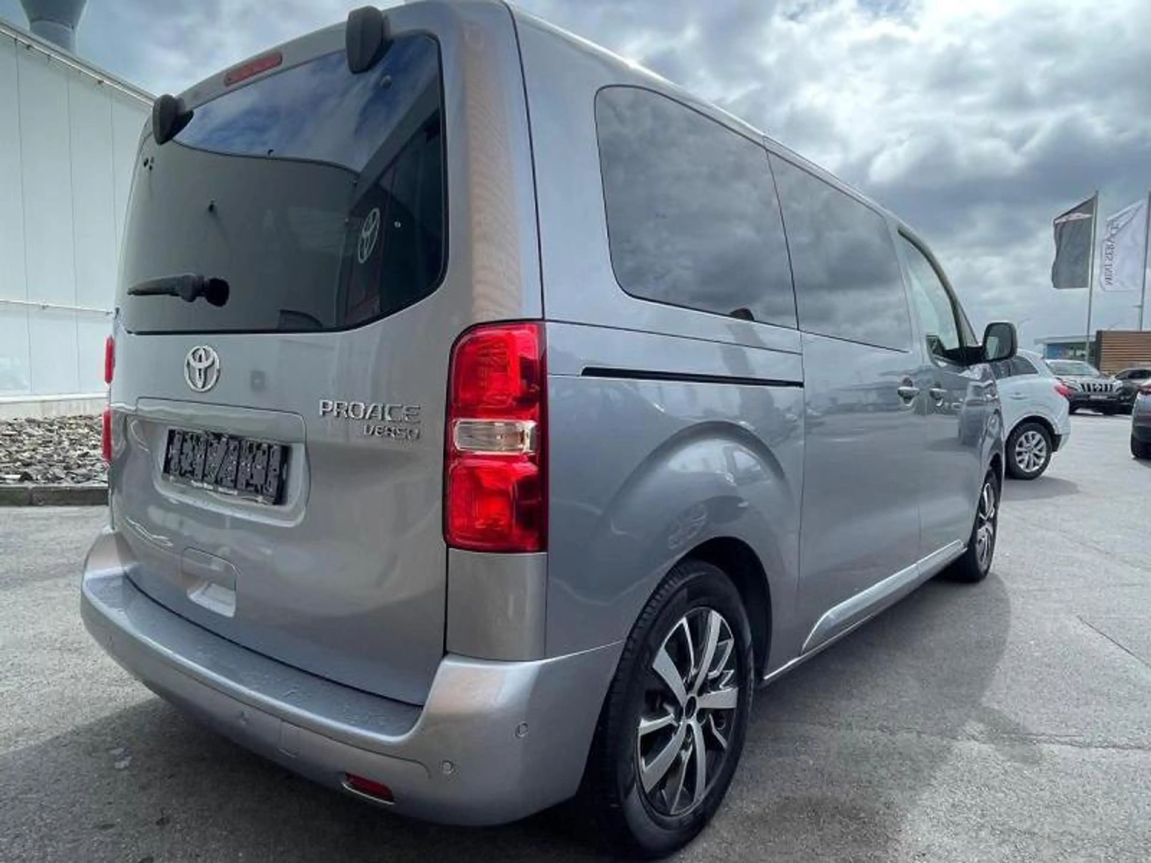 Toyota Verso Family 8pl — photo 12