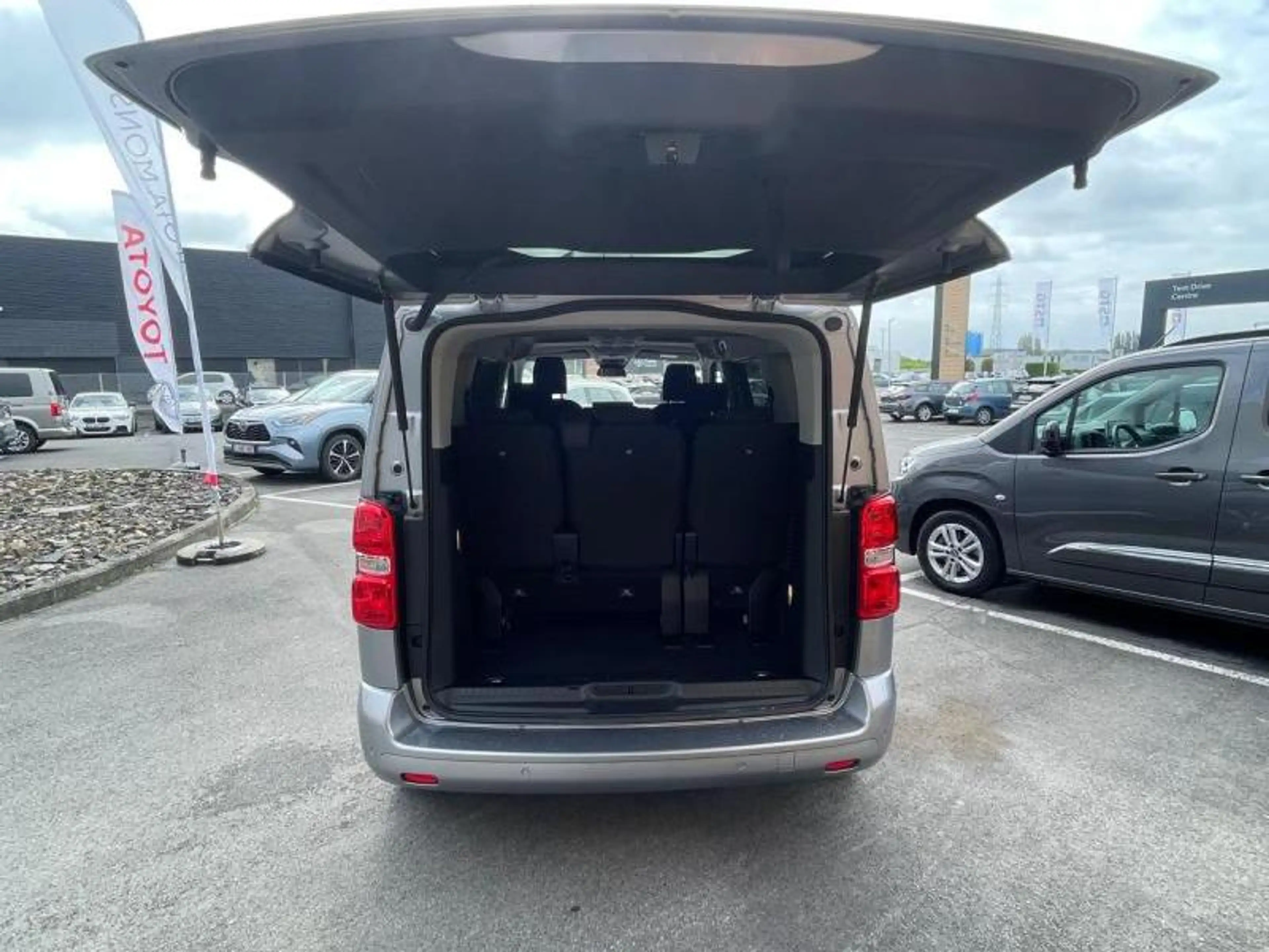 Toyota Verso Family 8pl — photo 14