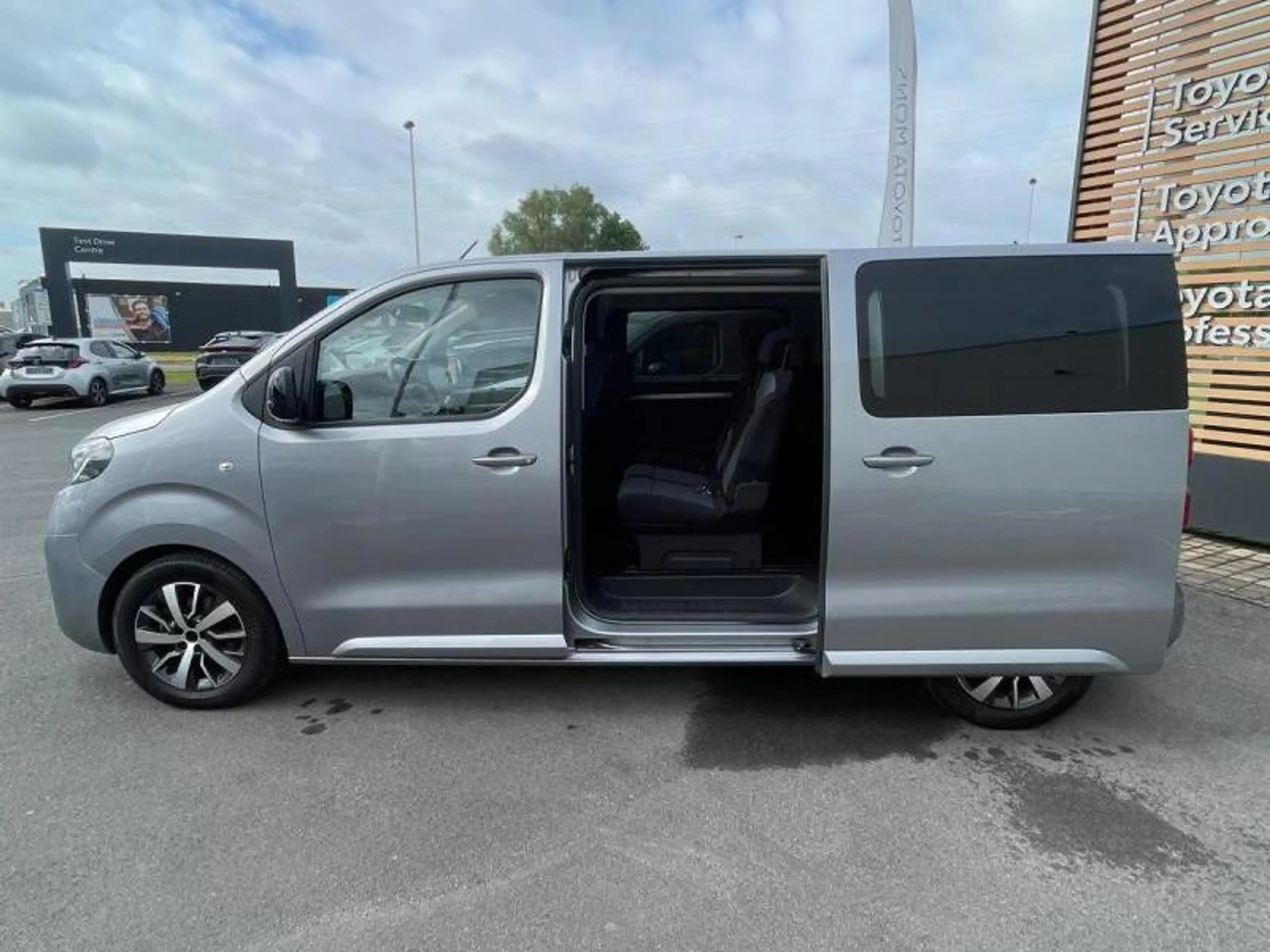 Toyota Verso Family 8pl — photo 7
