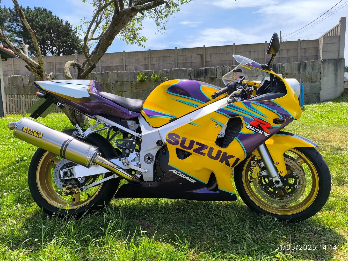 Suzuki GSX-R 600 Alstare 40 Aniversario Amarillo - 1