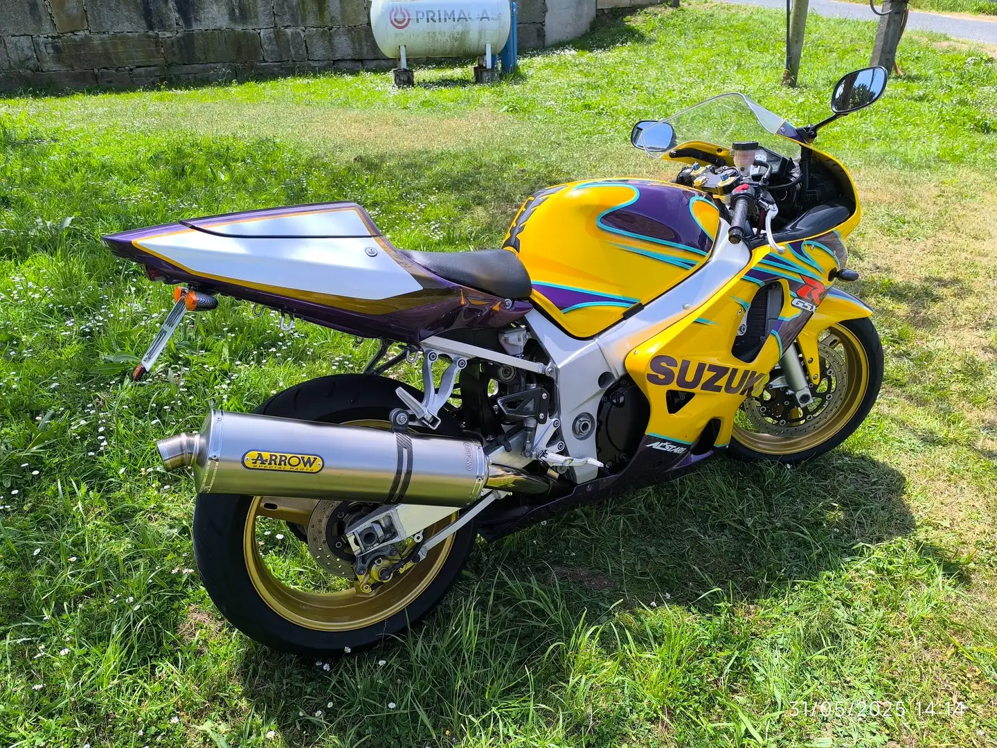 Suzuki GSX-R 600 Alstare 40 Aniversario Amarillo - 2