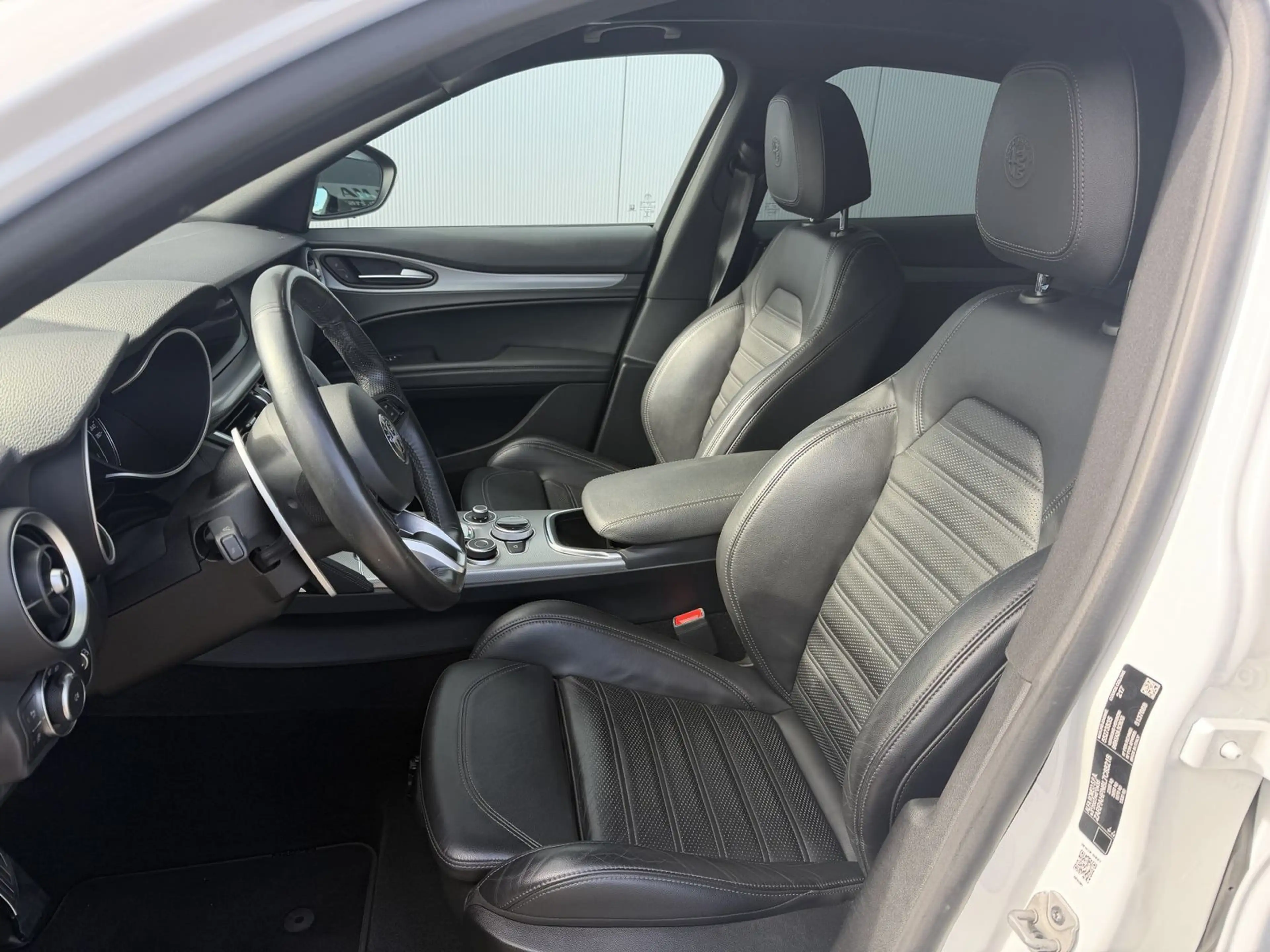 Alfa Romeo Stelvio Veloce 2.0 Turbo |Panoramadach — photo 9