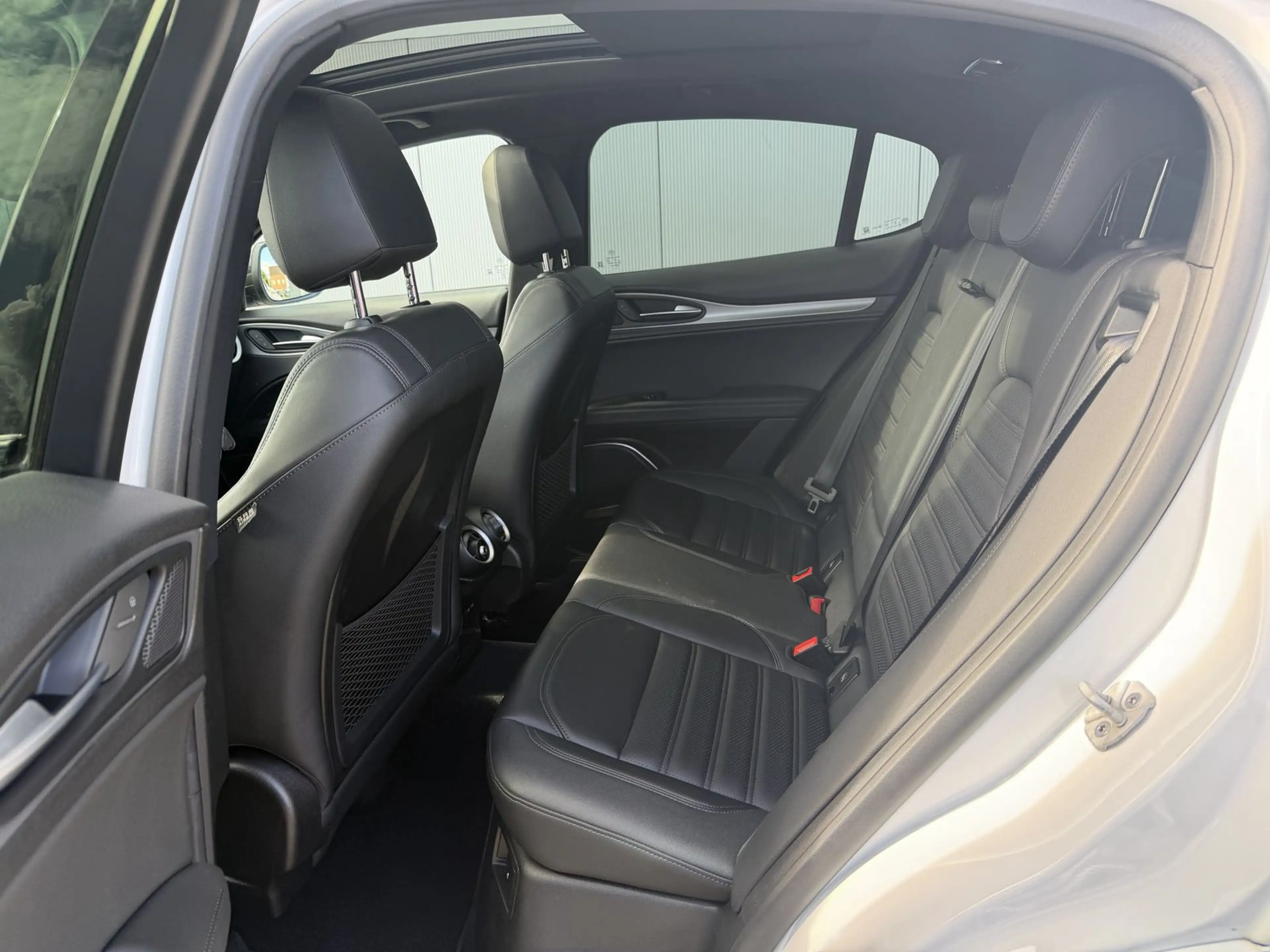 Alfa Romeo Stelvio Veloce 2.0 Turbo |Panoramadach — photo 11
