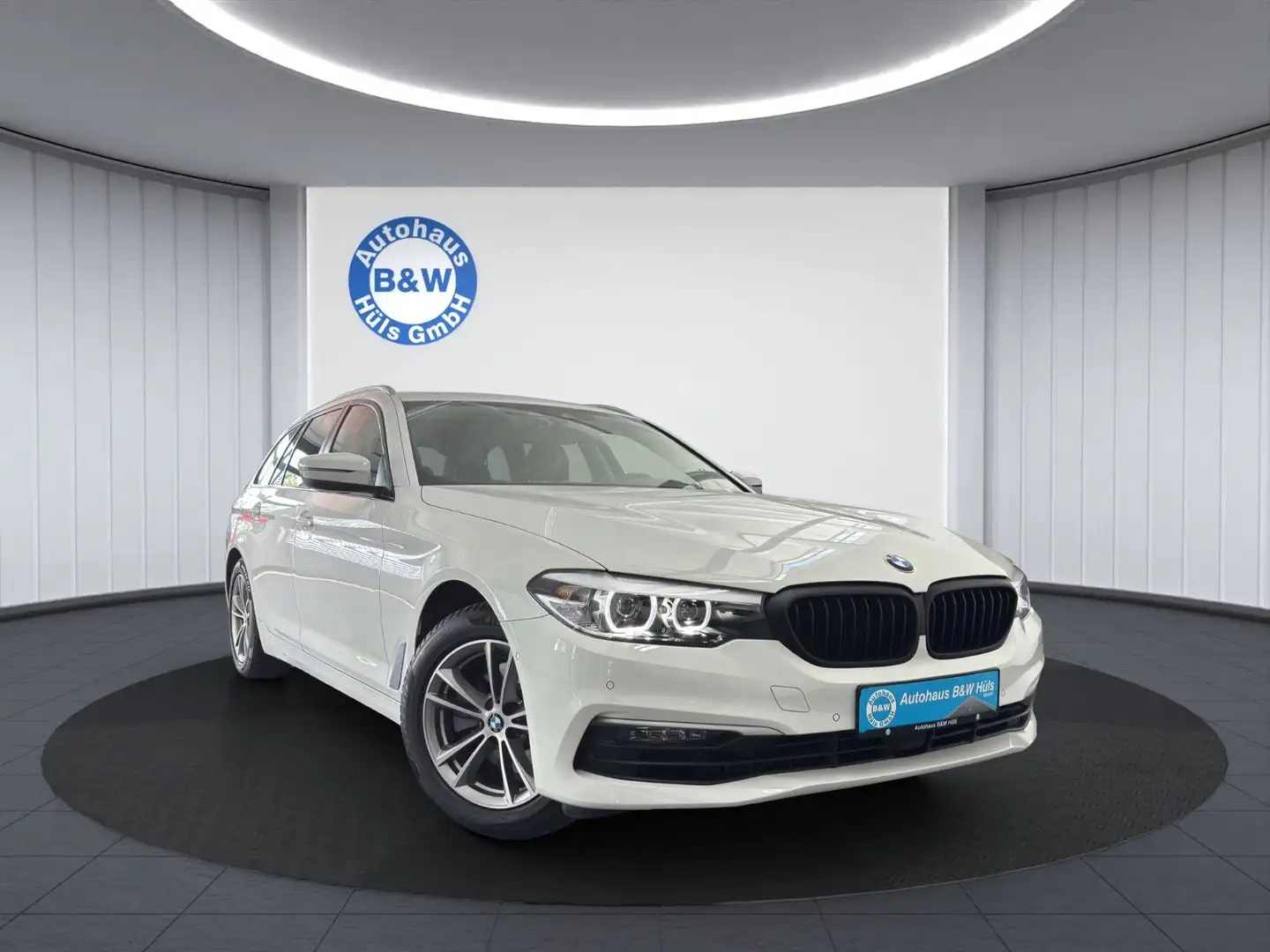 BMW 520 d Aut. LED*NAVI*SHZ*ACC*KLIMA*AHK*PDC*KAMERA Blanc - 1