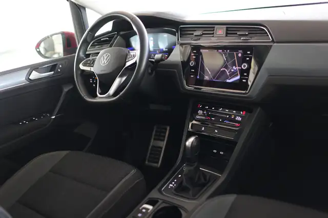 Volkswagen Touran view 8