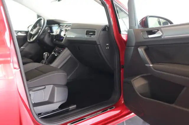 Volkswagen Touran view 11