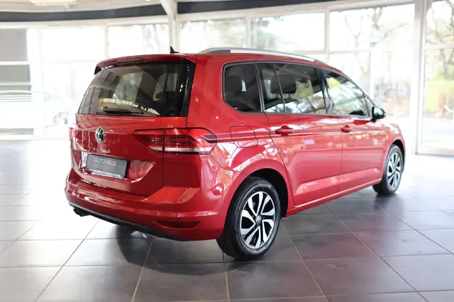 Volkswagen Touran view 6