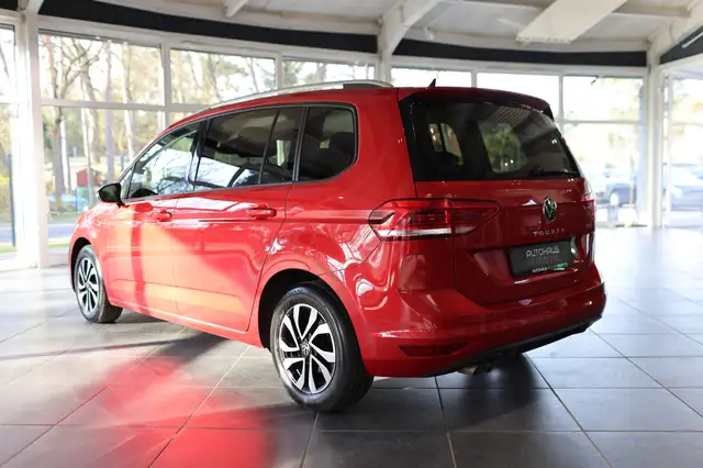Volkswagen Touran view 4